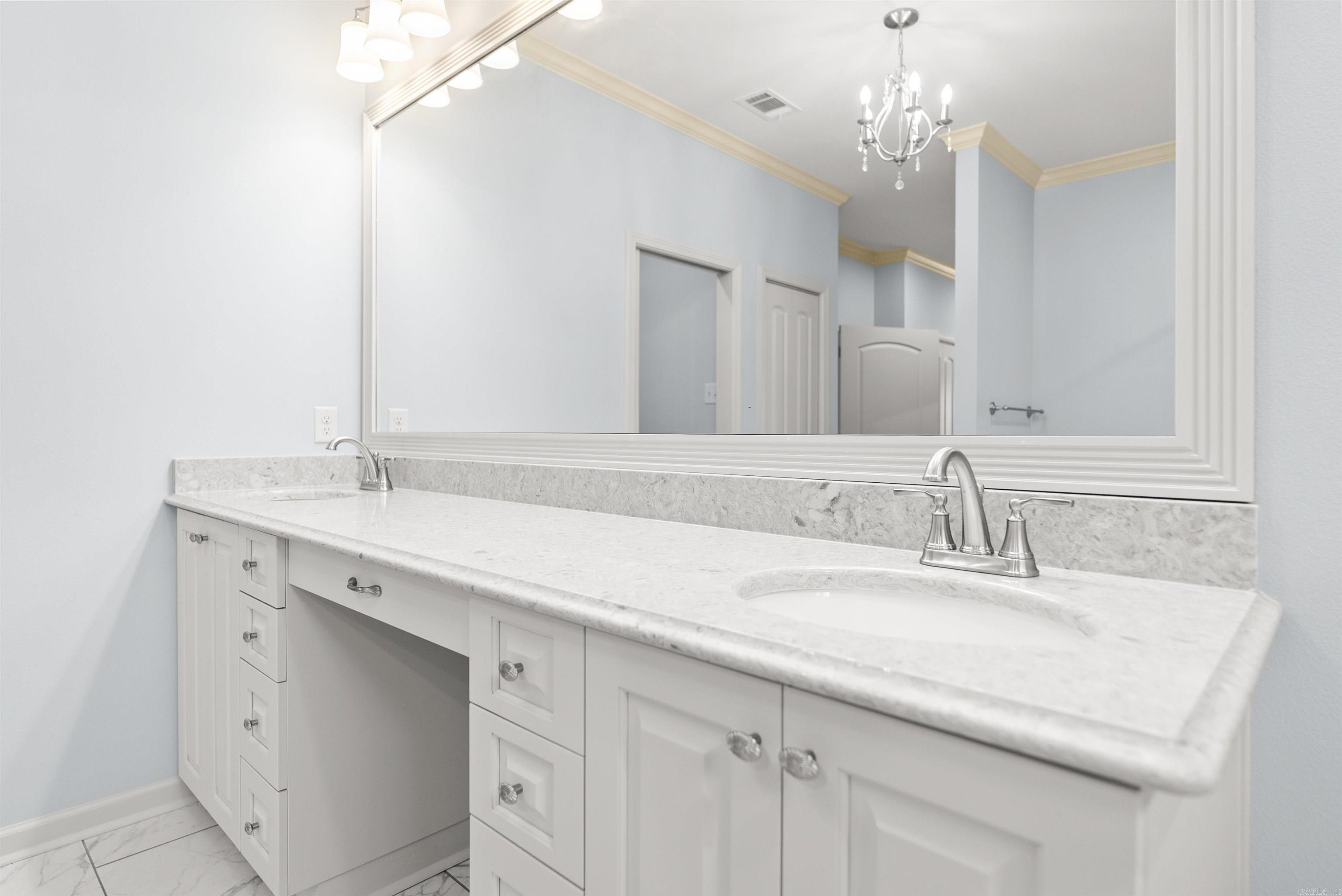 617 Edgemoor Terrace  Benton, AR