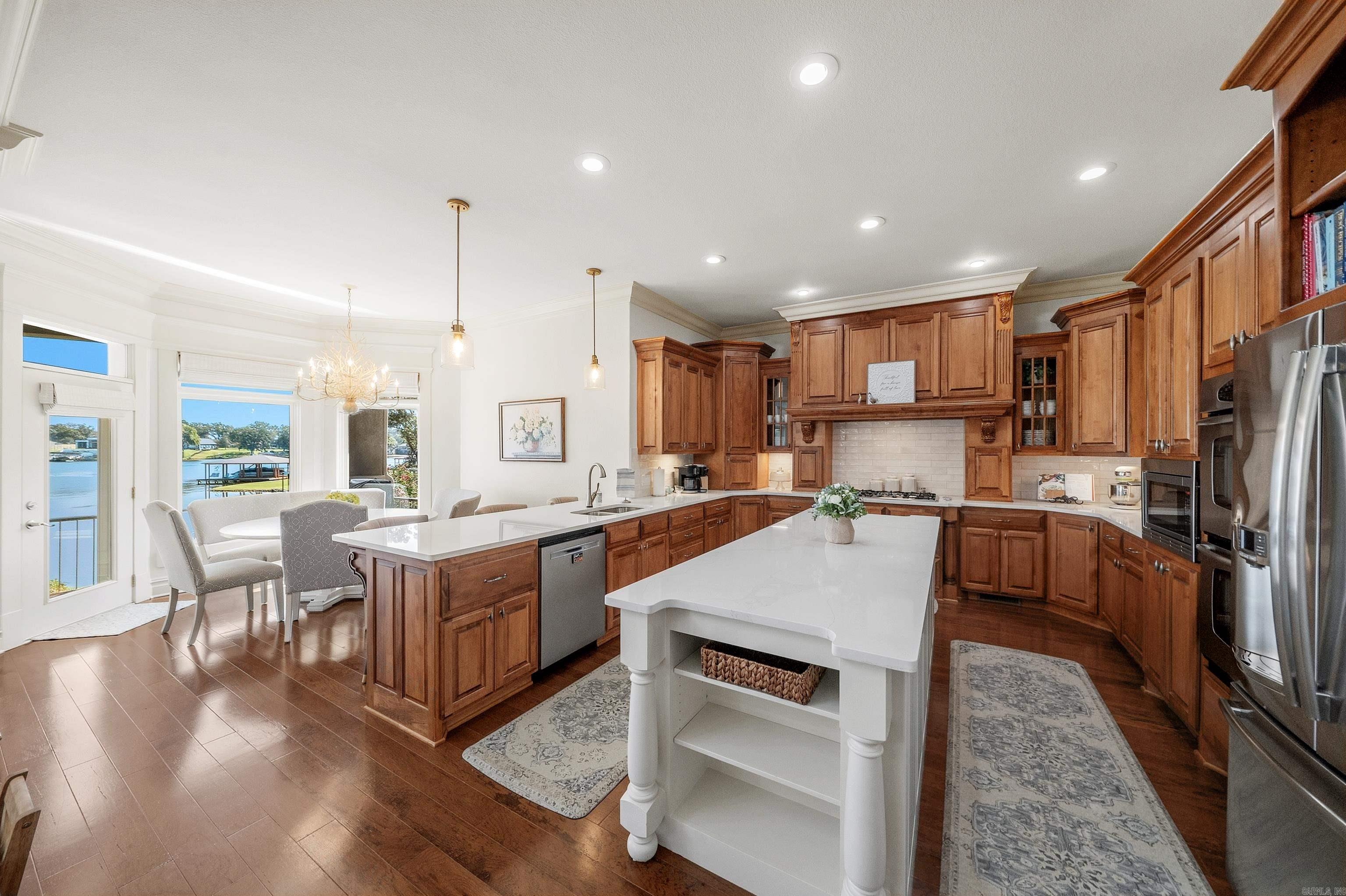 108 Shadow Oak Point Hot Springs, AR 71913