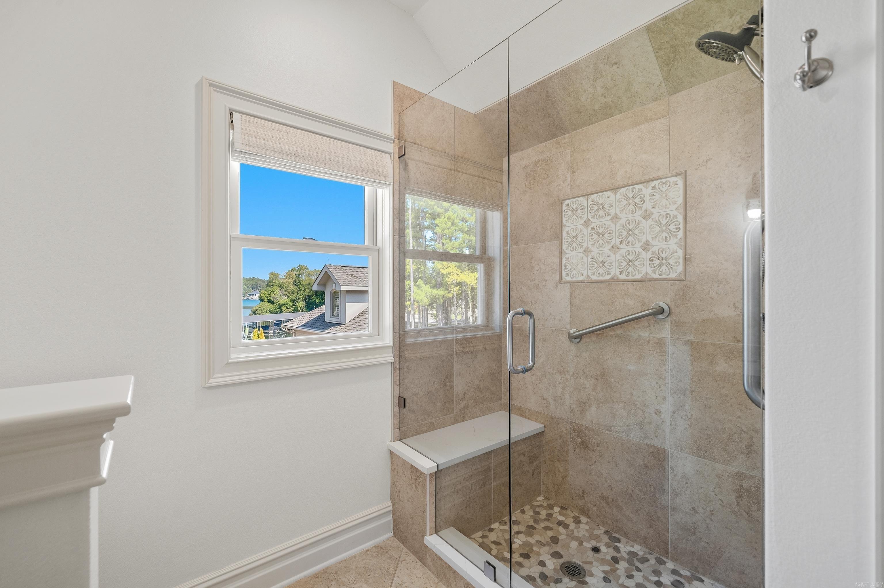 108 Shadow Oak Point Hot Springs, AR 71913
