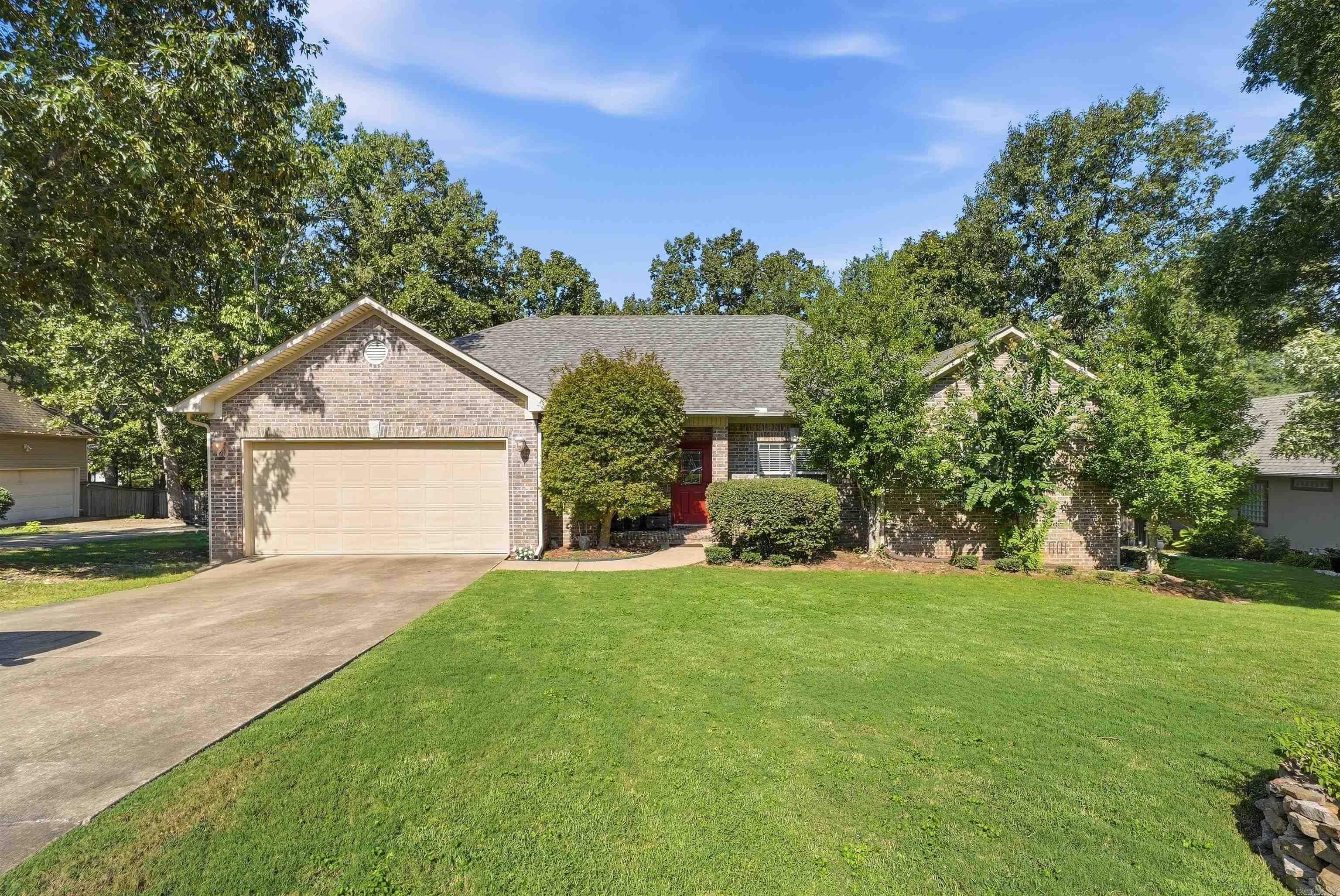19614 Hunters Woods Drive — exterior