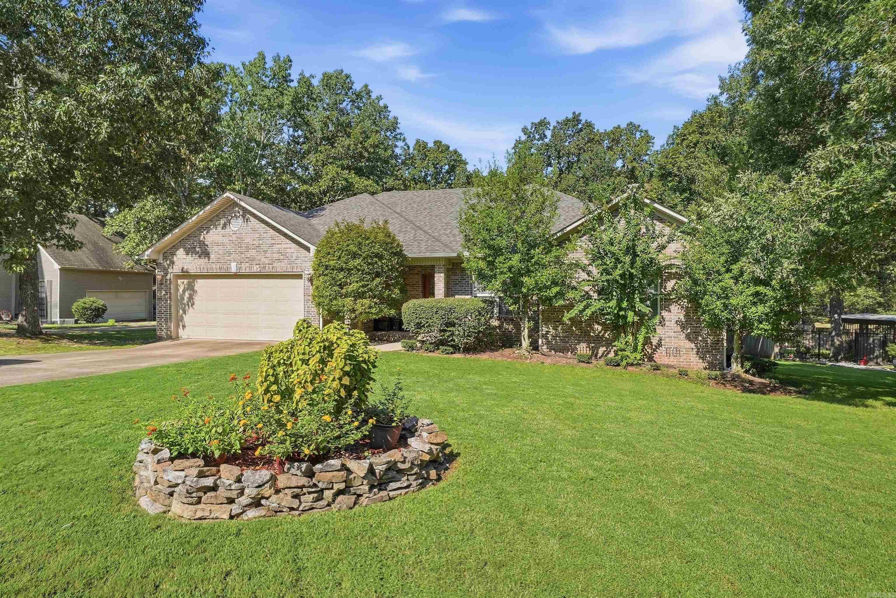 19614 Hunters Woods Drive — photo 2