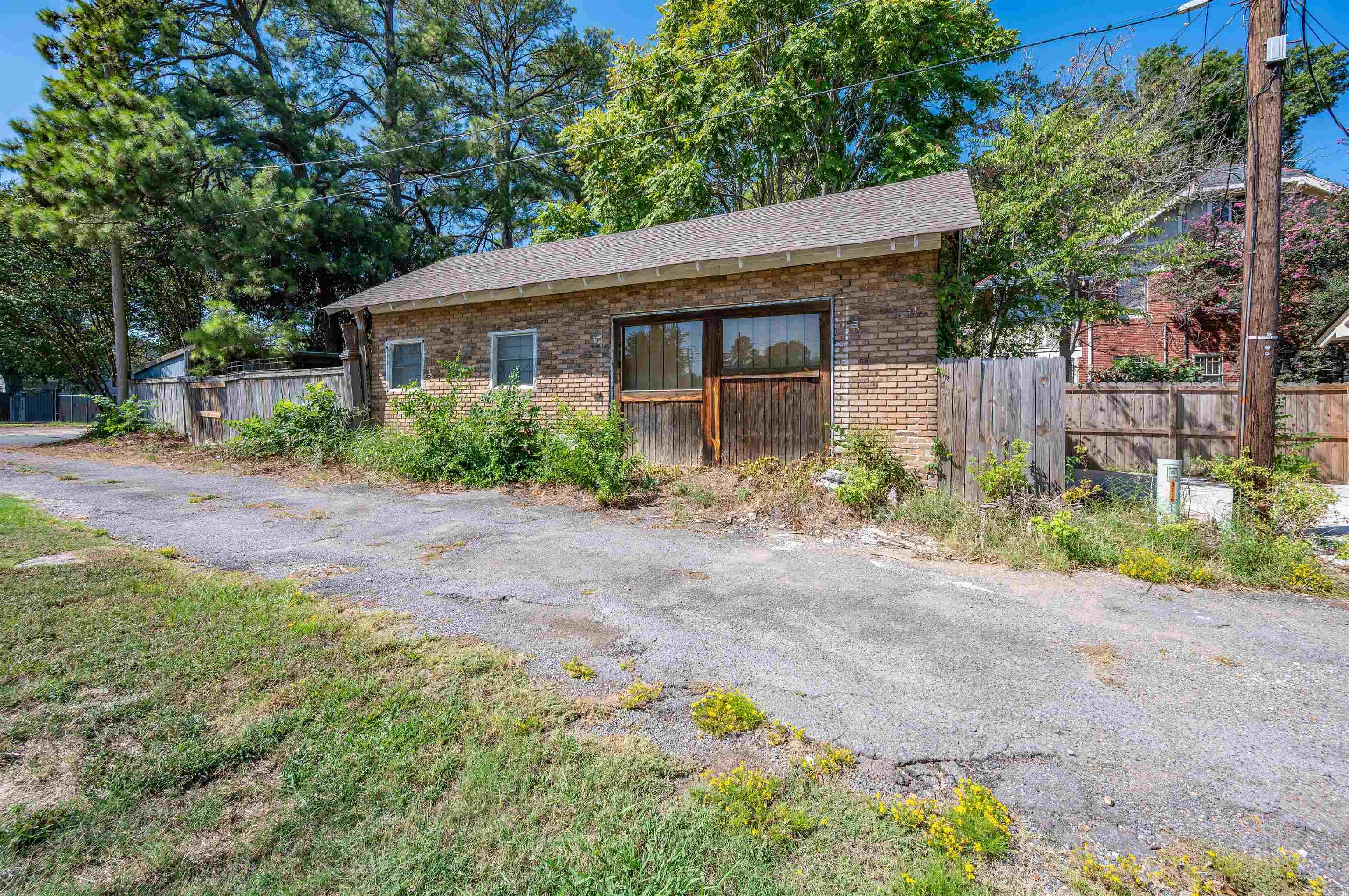 2121 S Louisiana  Little Rock, AR