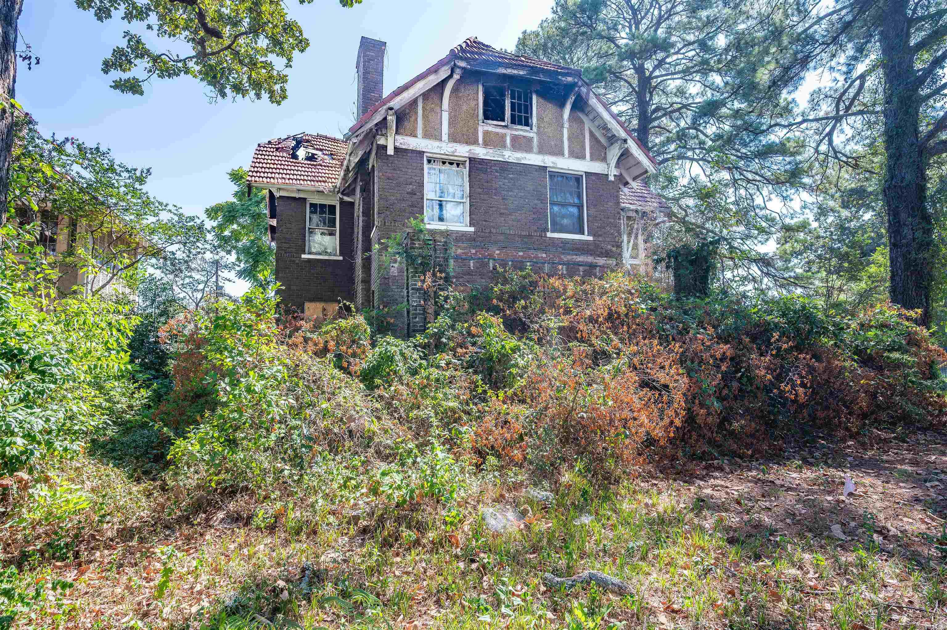 2121 S Louisiana  Little Rock, AR
