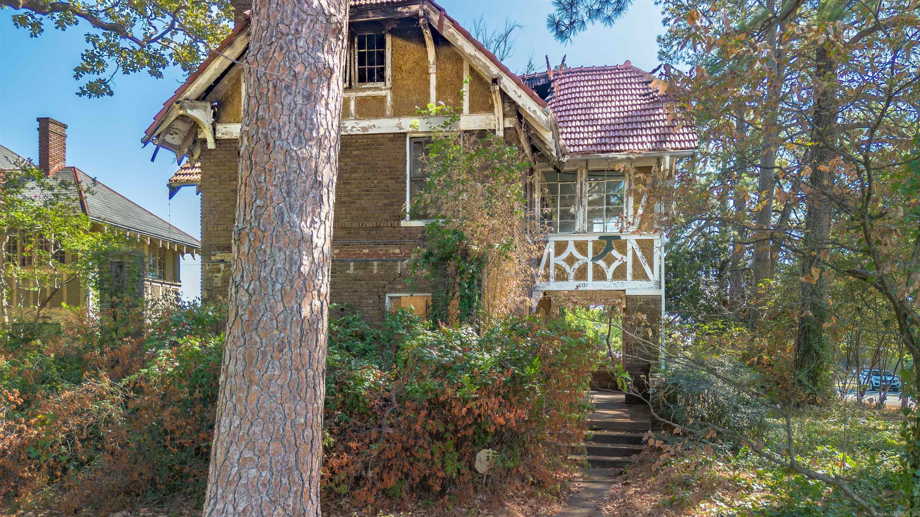 2121 S Louisiana  Little Rock, AR
