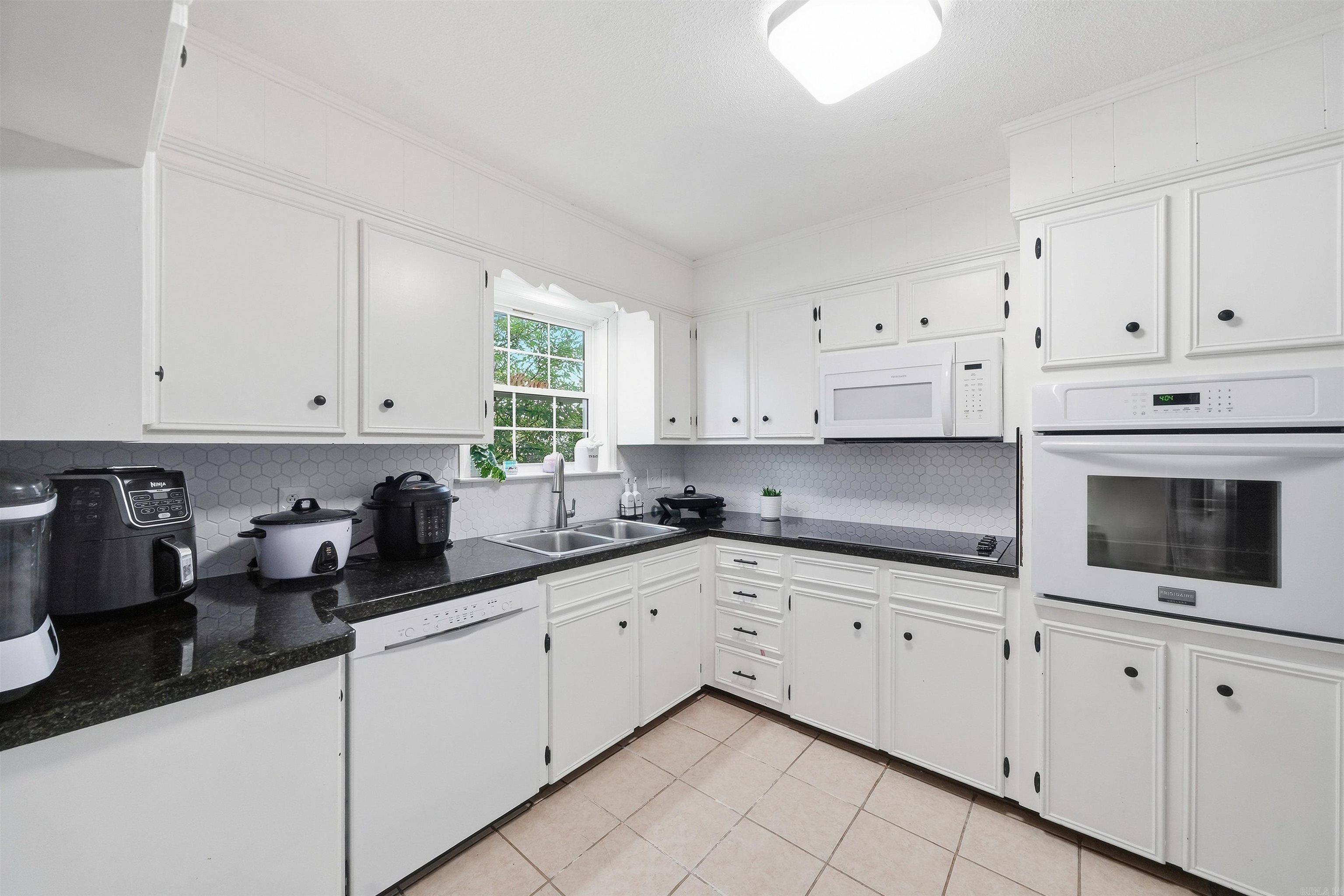 1121 Briar Creek  Little Rock, AR