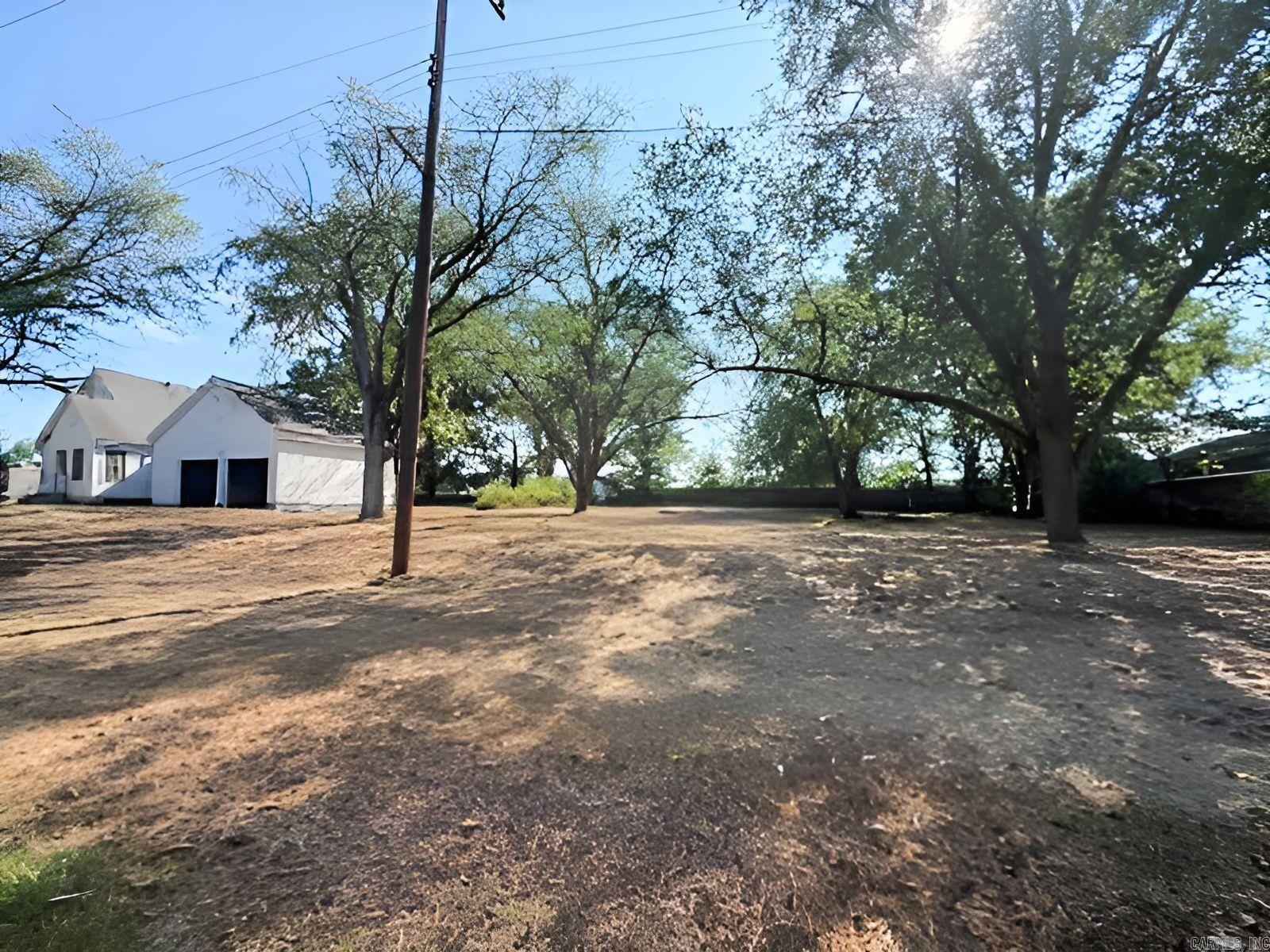 131 W 1st  Junction City, AR