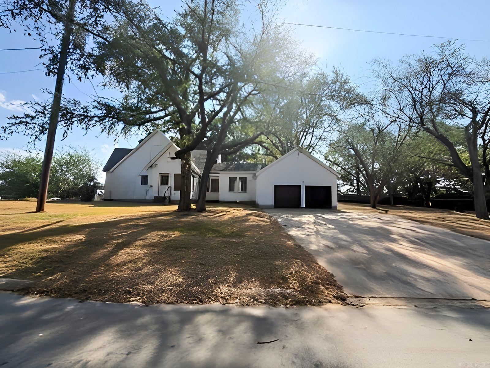 131 W 1st  Junction City, AR