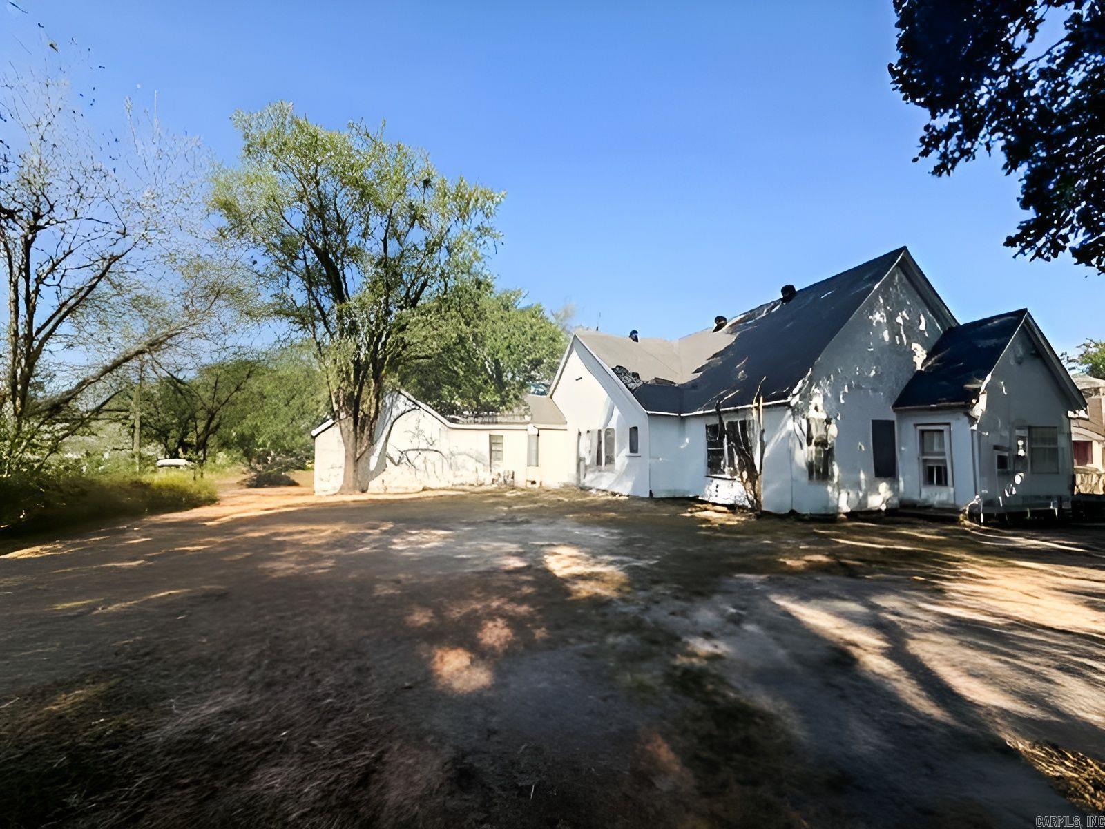 131 W 1st  Junction City, AR