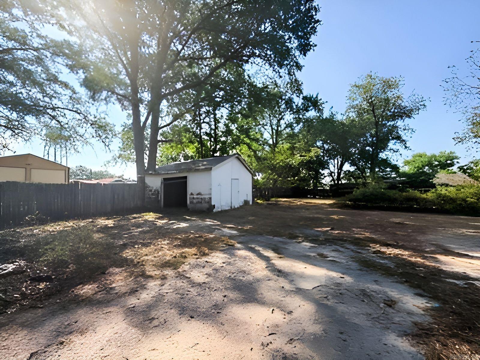 131 W 1st  Junction City, AR
