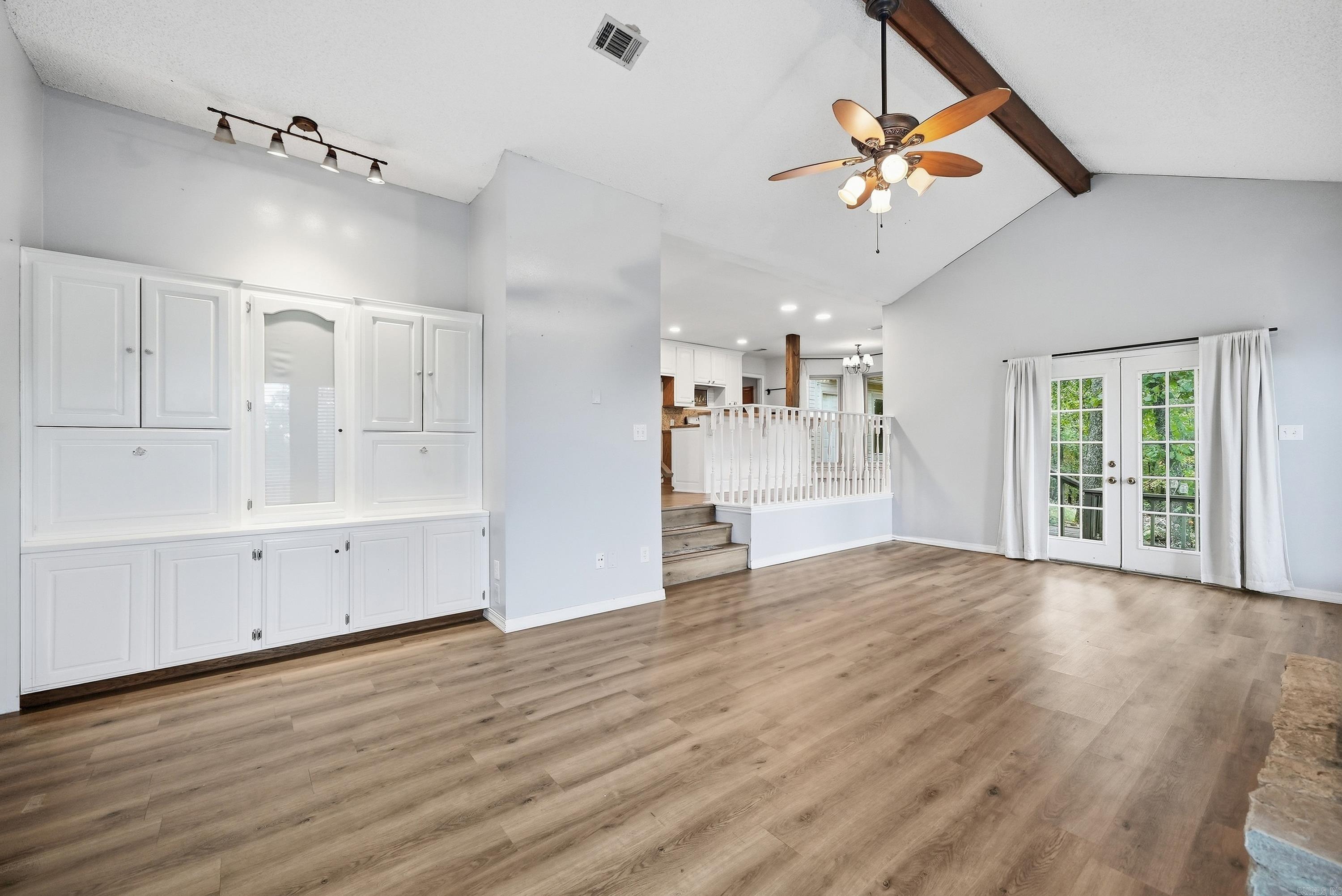 20 Fox Trot Dr — photo 3