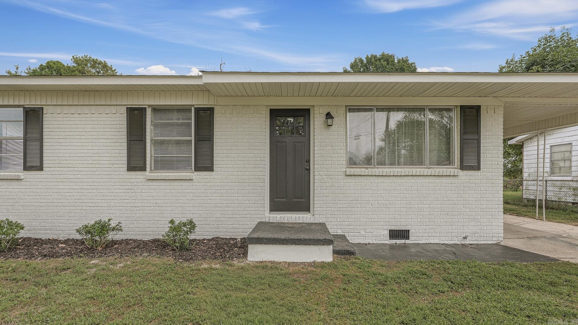 1209 Mary  Paragould, AR
