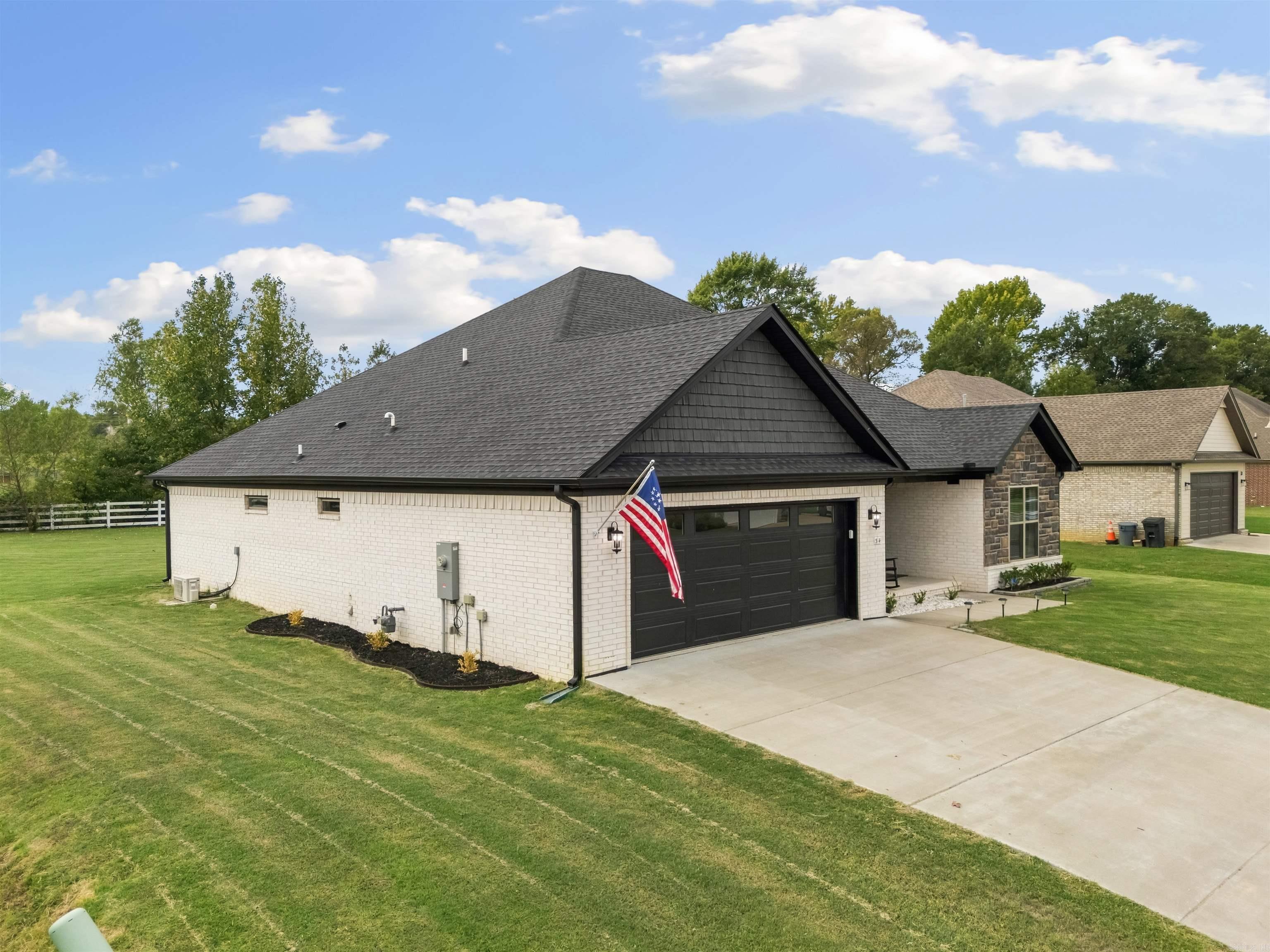 34 Thoroughbred Drive Vilonia, AR 72173