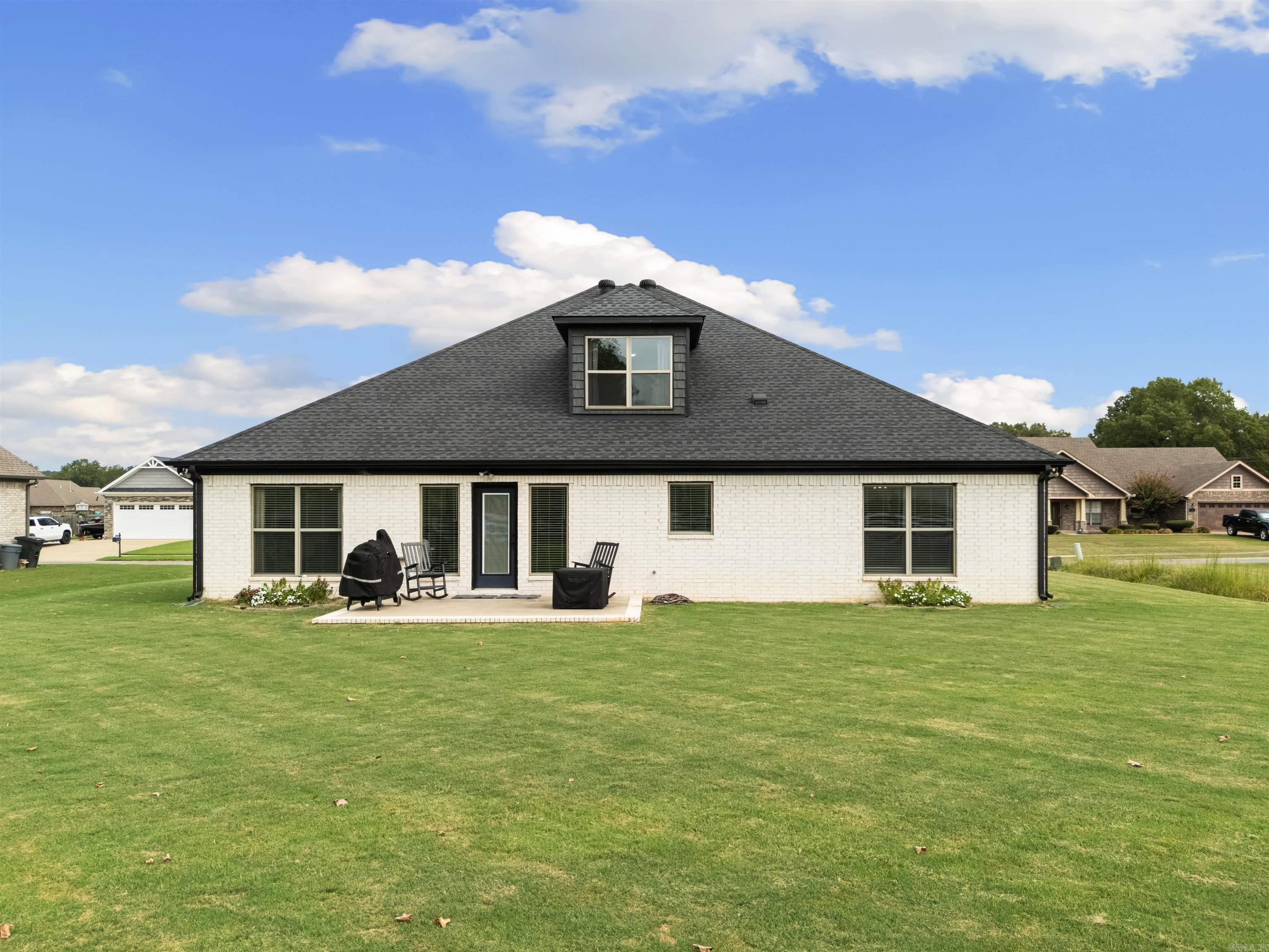 34 Thoroughbred Drive Vilonia, AR 72173