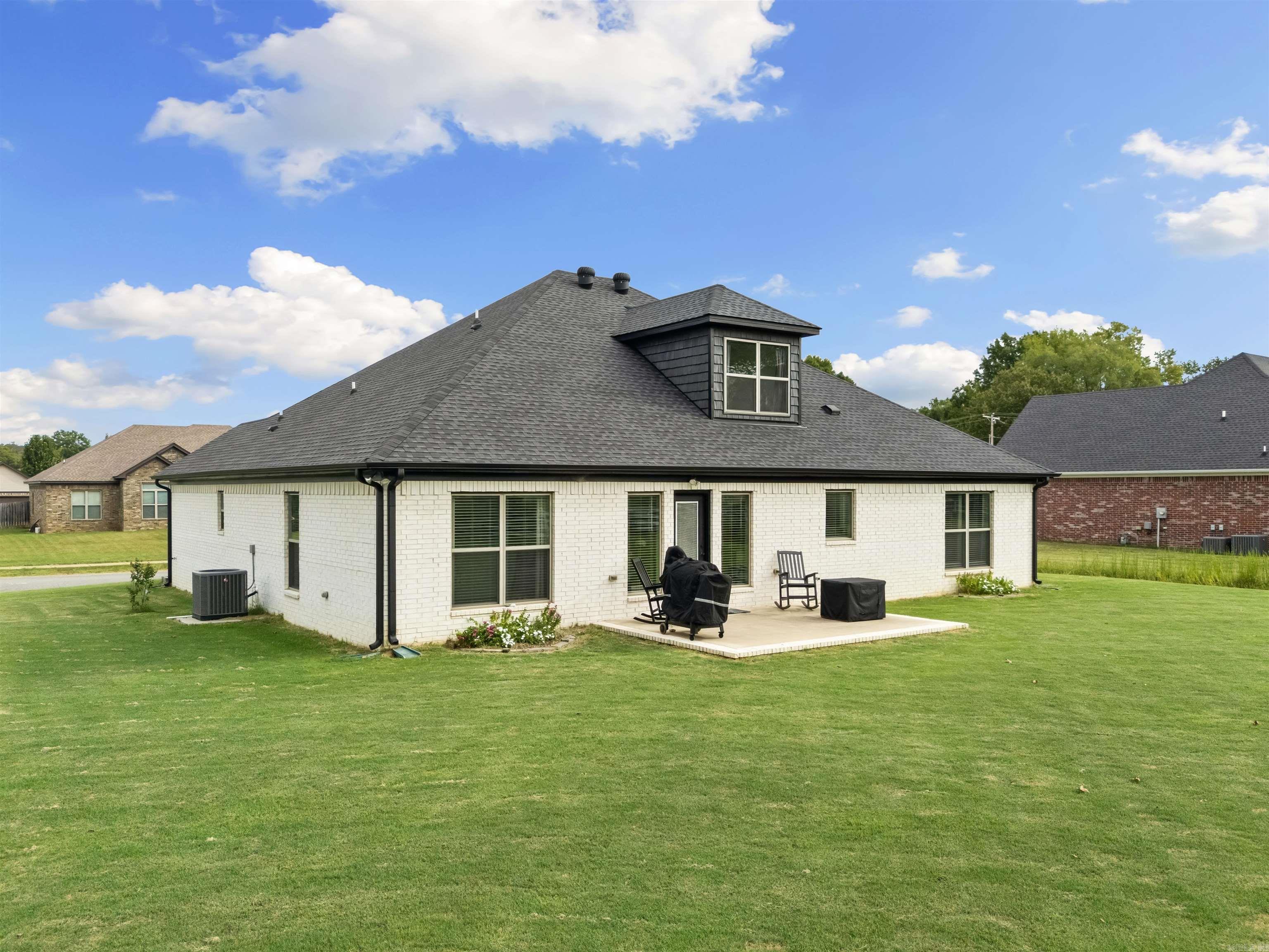 34 Thoroughbred Drive Vilonia, AR 72173