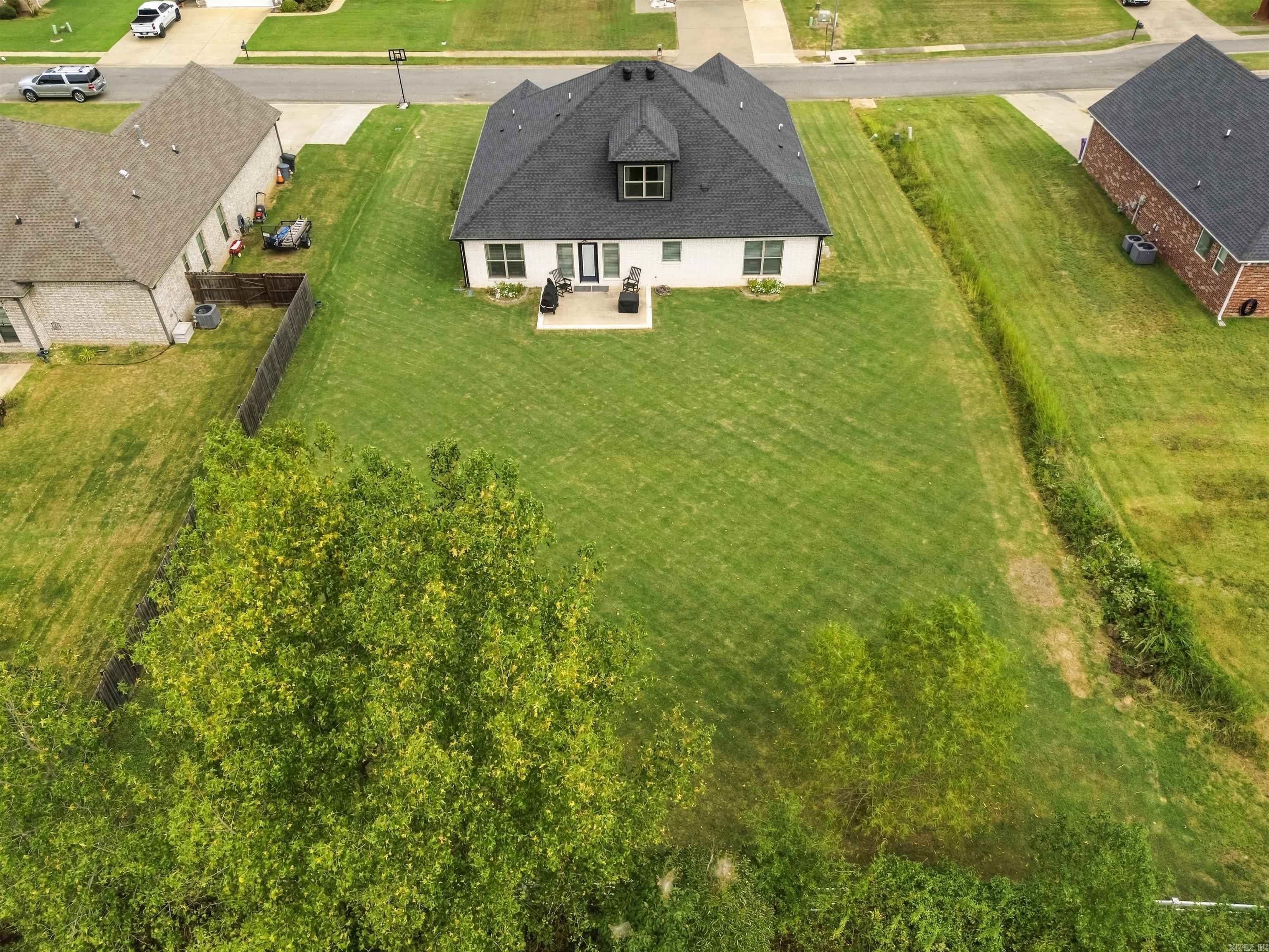 34 Thoroughbred Drive — photo 5