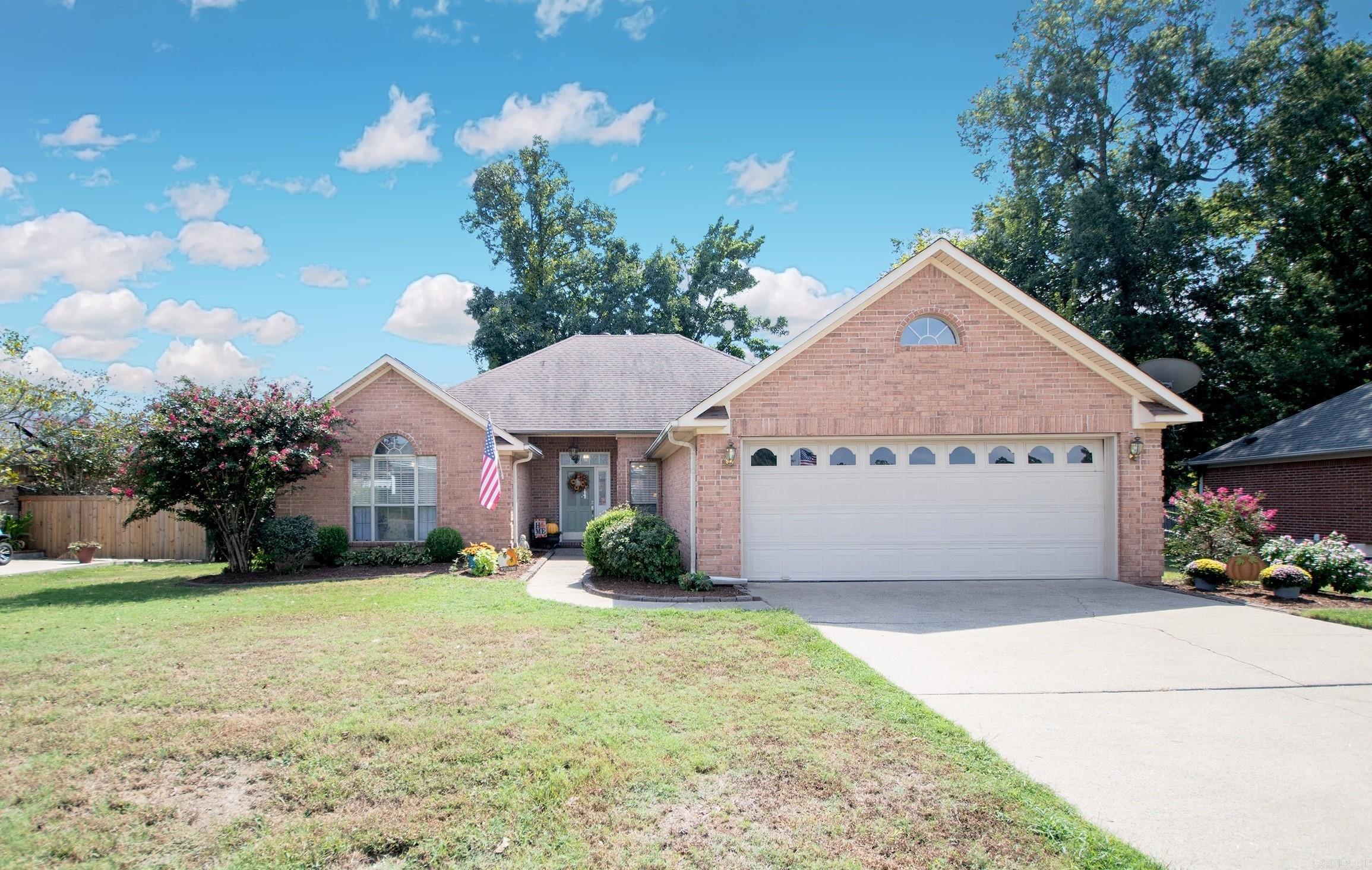 131 Deauville Drive — exterior