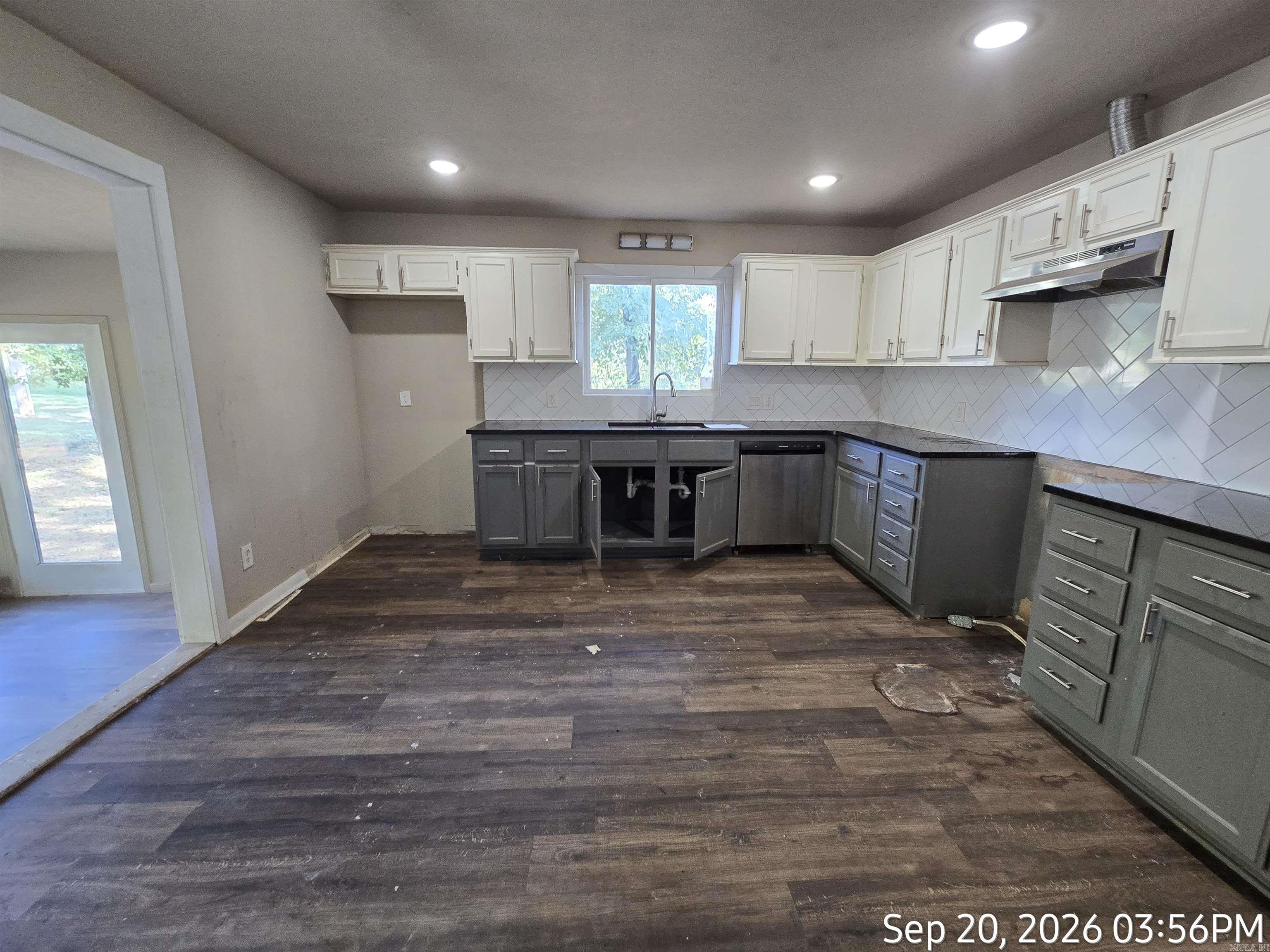 63 Robinson — photo 3