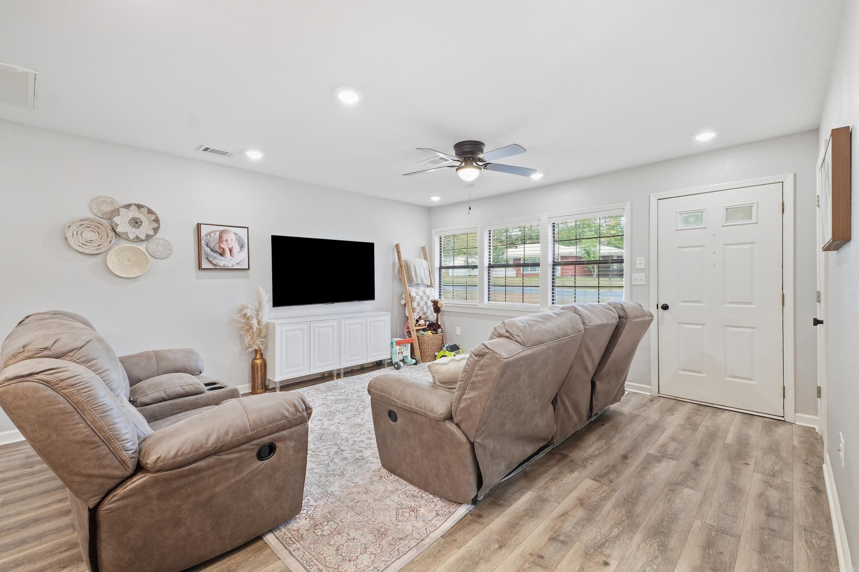 1505 Tulip Avenue — photo 4