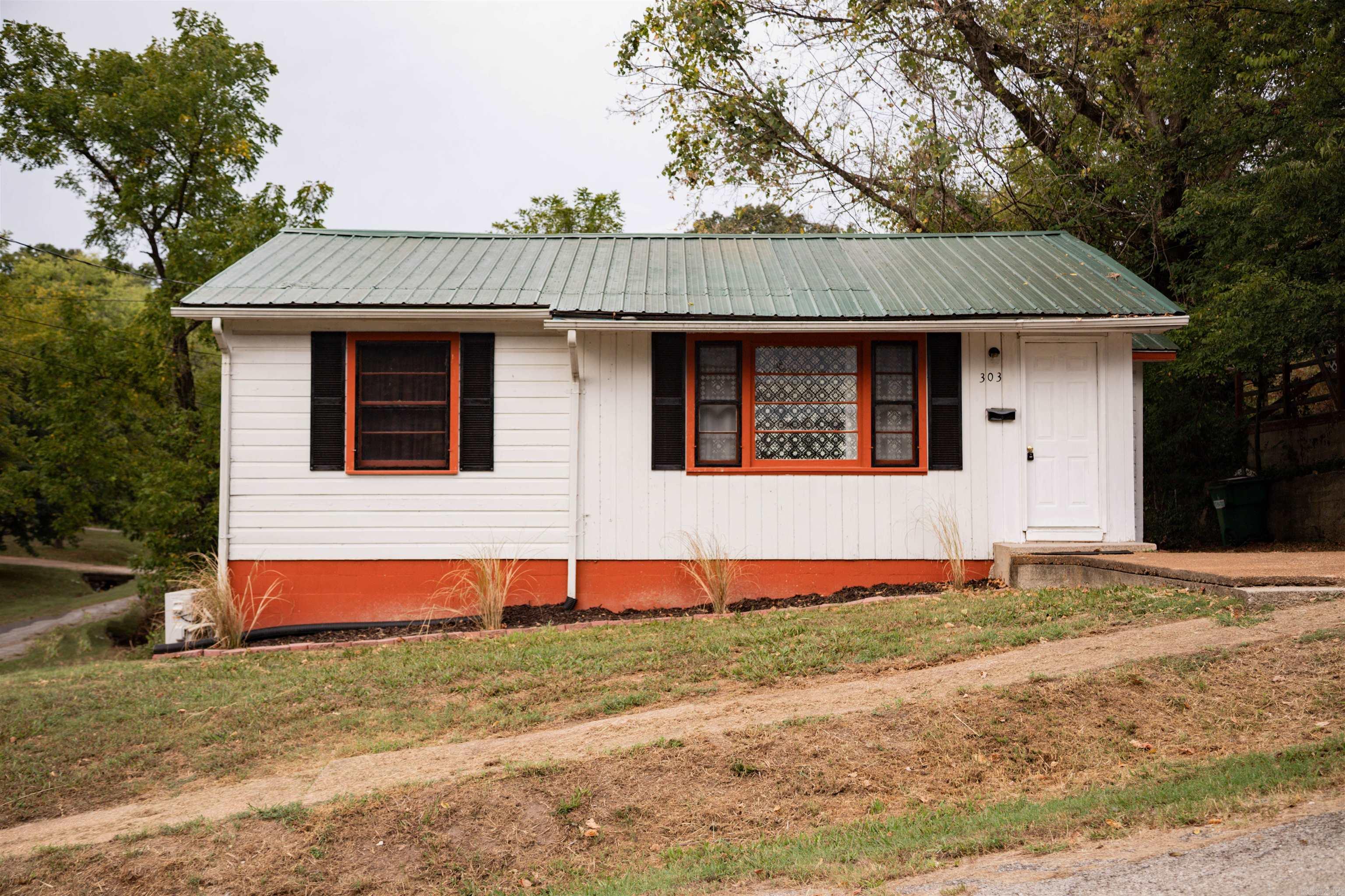 303 N 5th  Thayer, MO