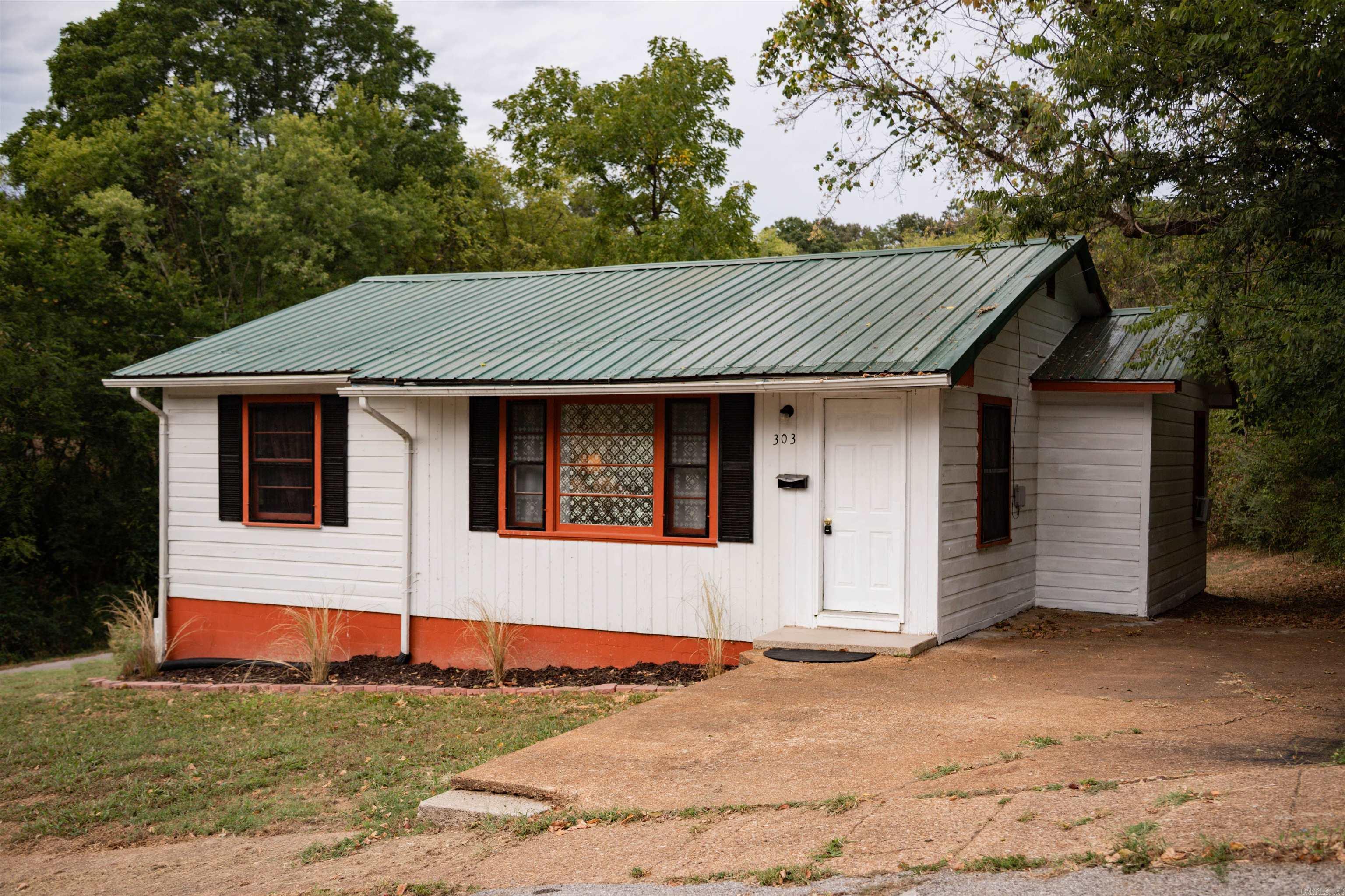 303 N 5th  Thayer, MO