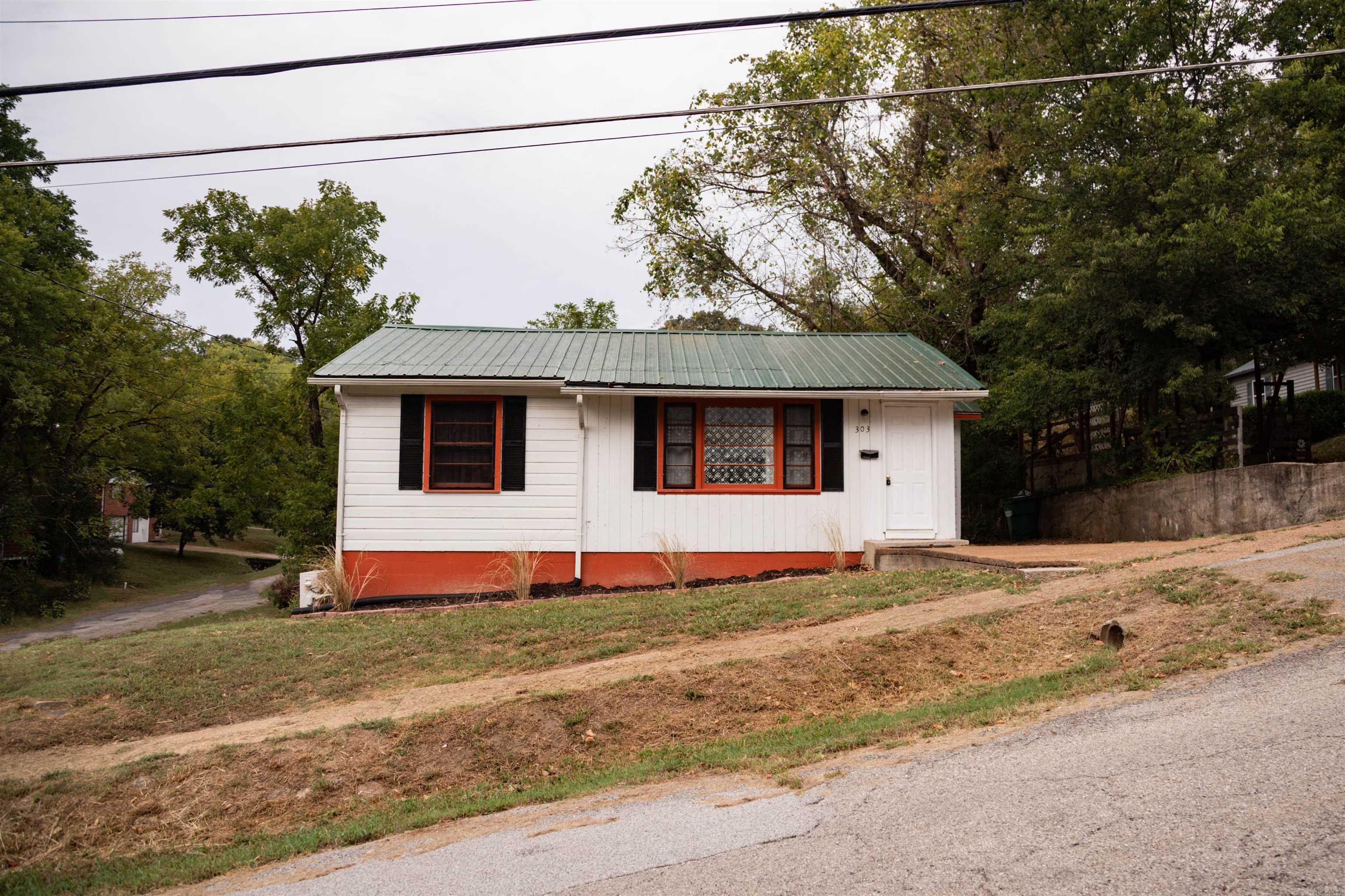 303 N 5th  Thayer, MO