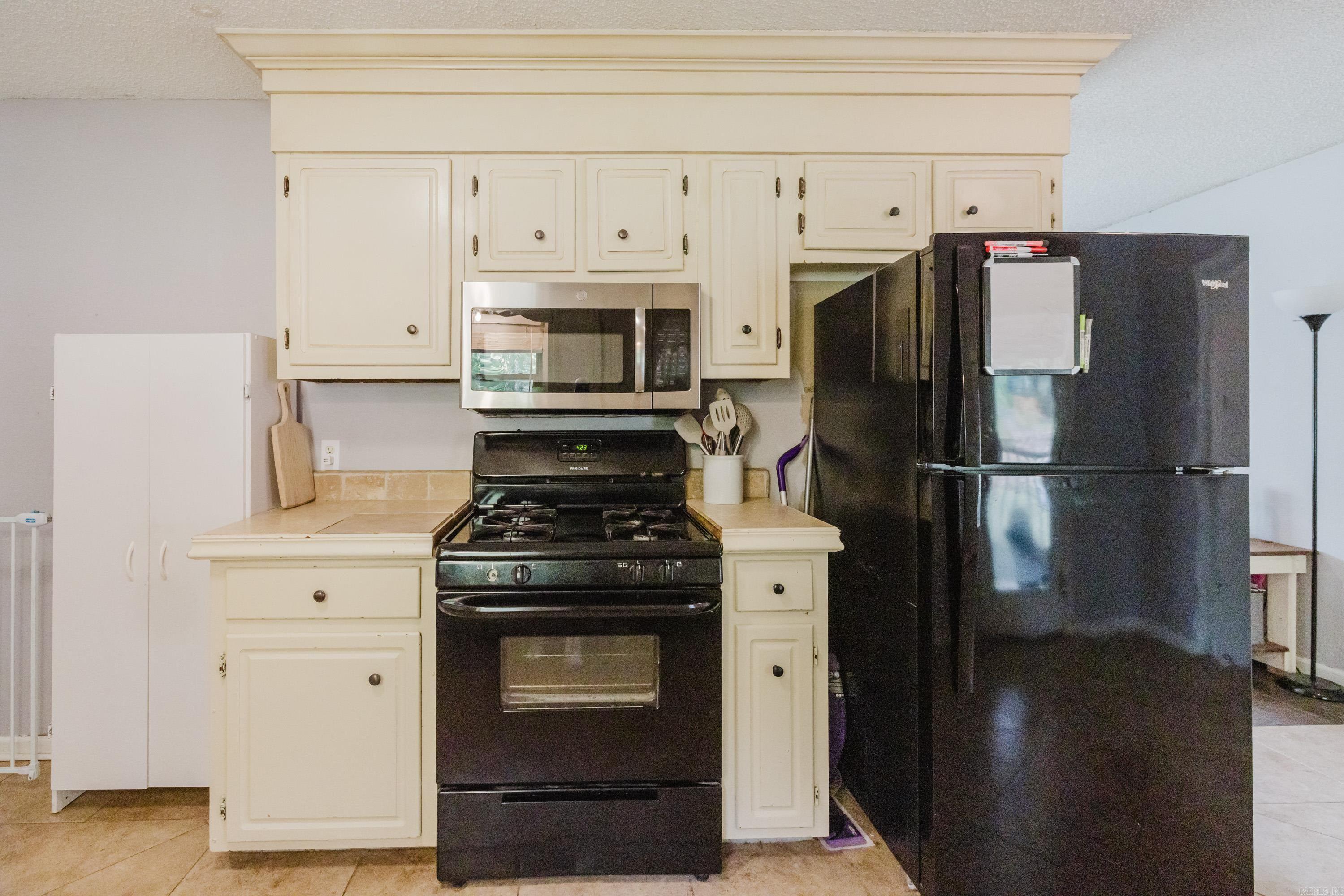 2322 wright  Benton, AR