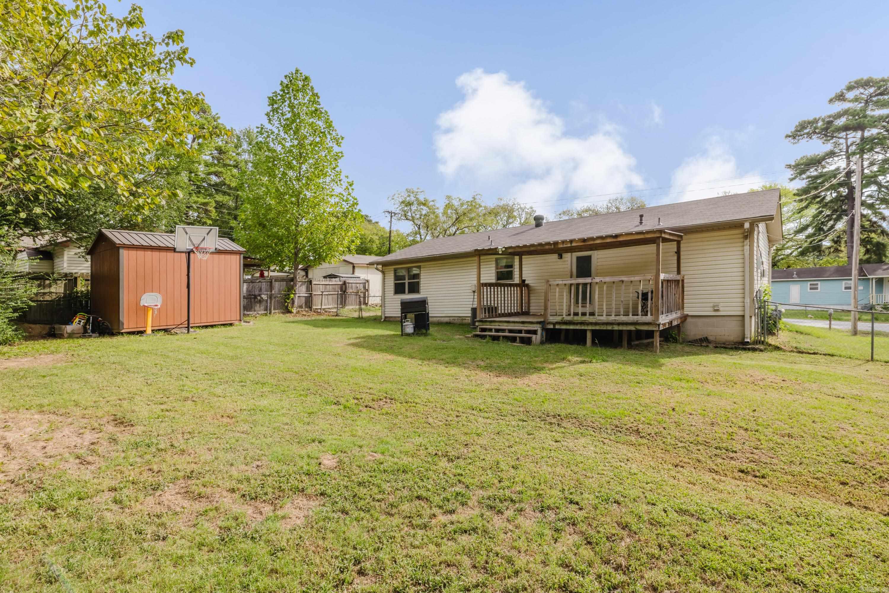 2322 wright  Benton, AR