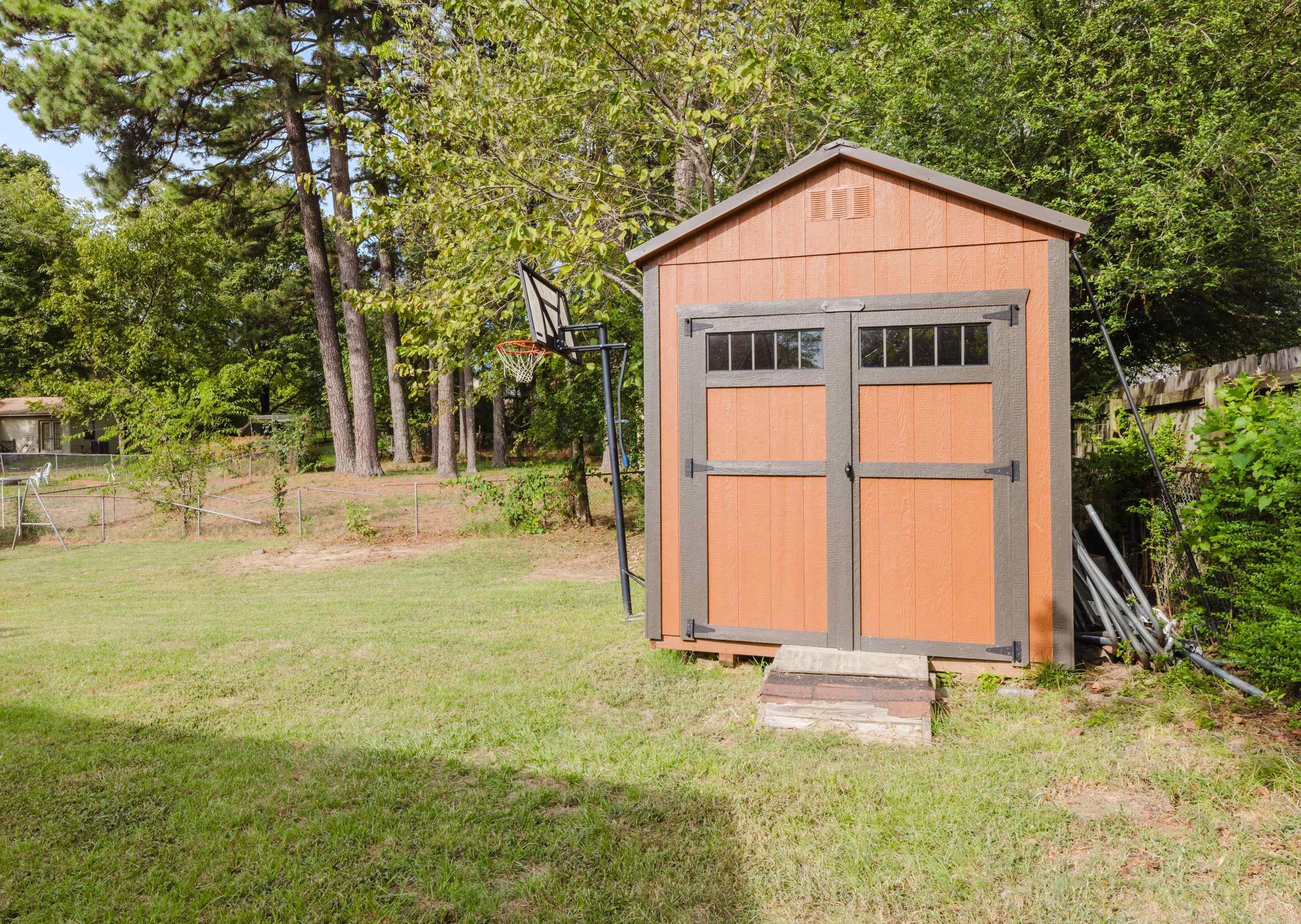 2322 wright  Benton, AR