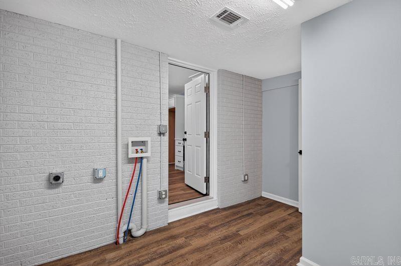 305 S Main  Benton, AR