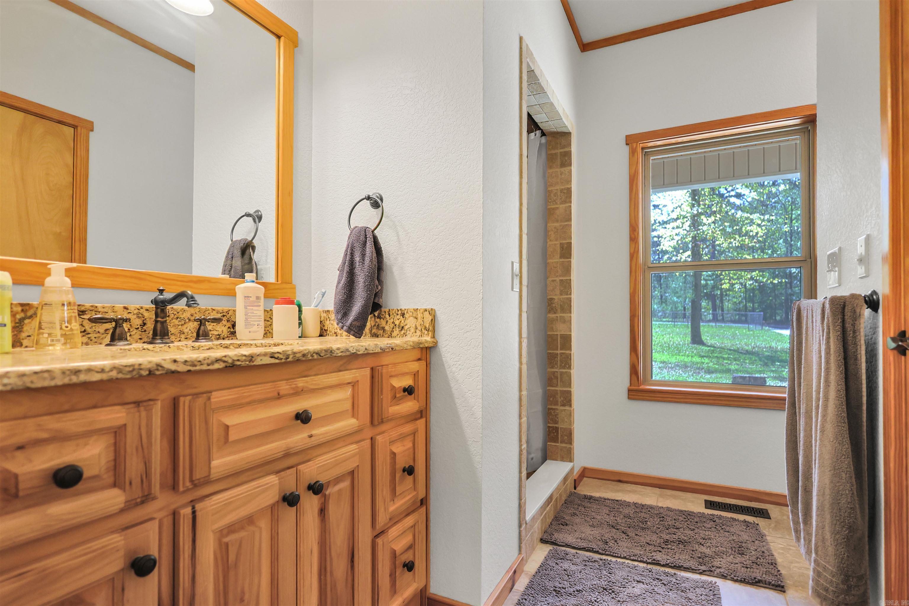 56 Oakwood Road Mount Ida, AR 71957