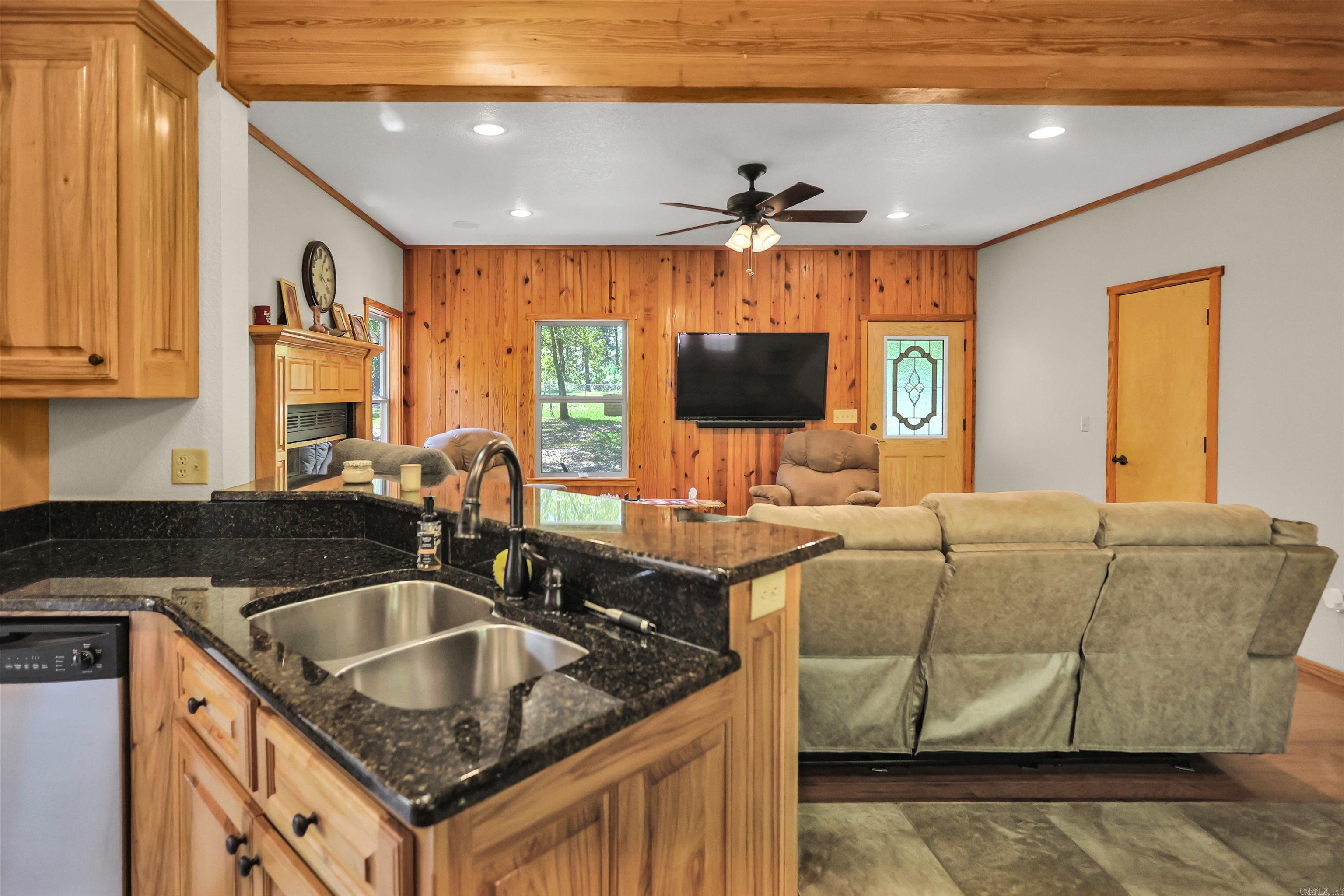 56 Oakwood Road Mount Ida, AR 71957