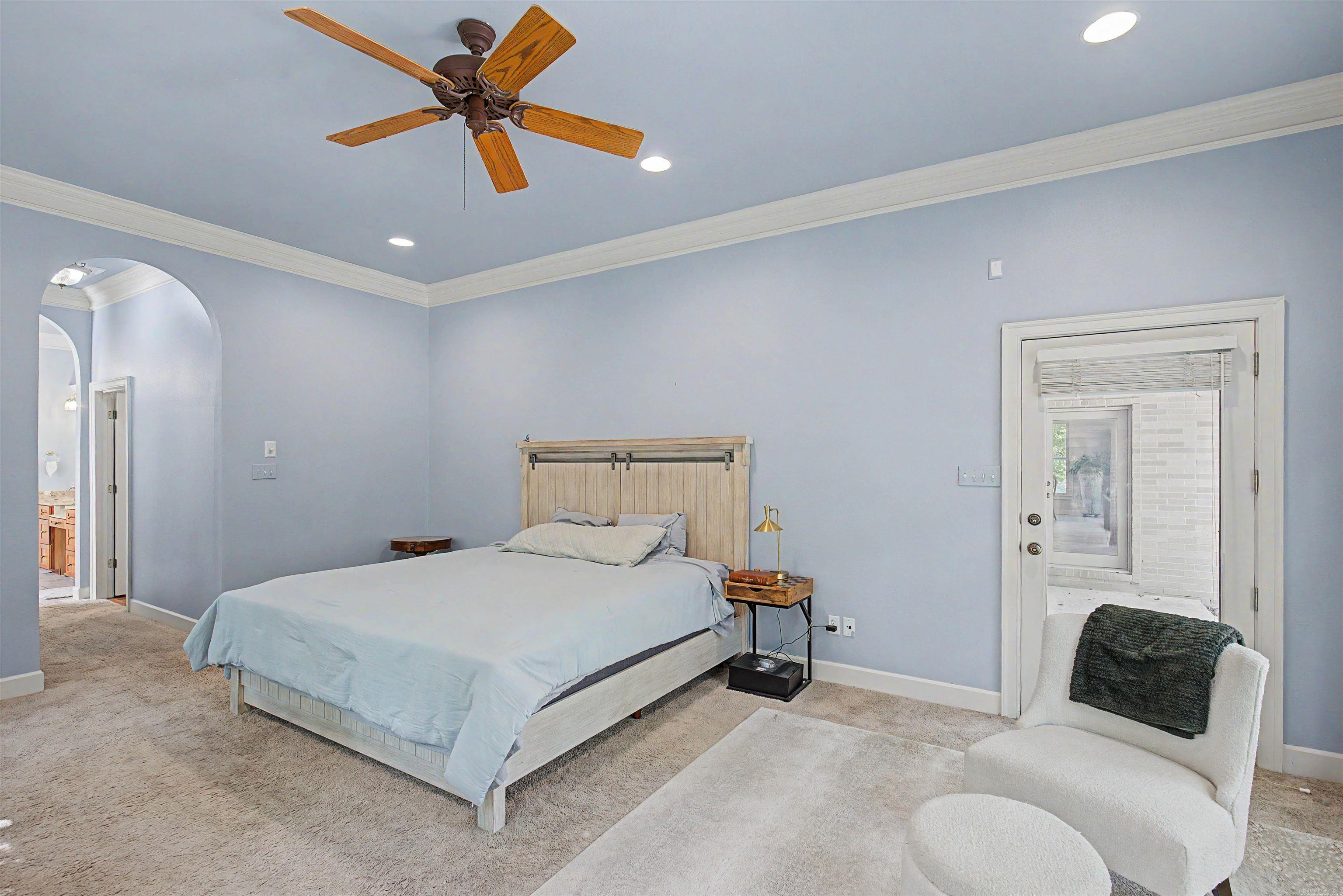 13 Somersett Dr Roland, AR 72135