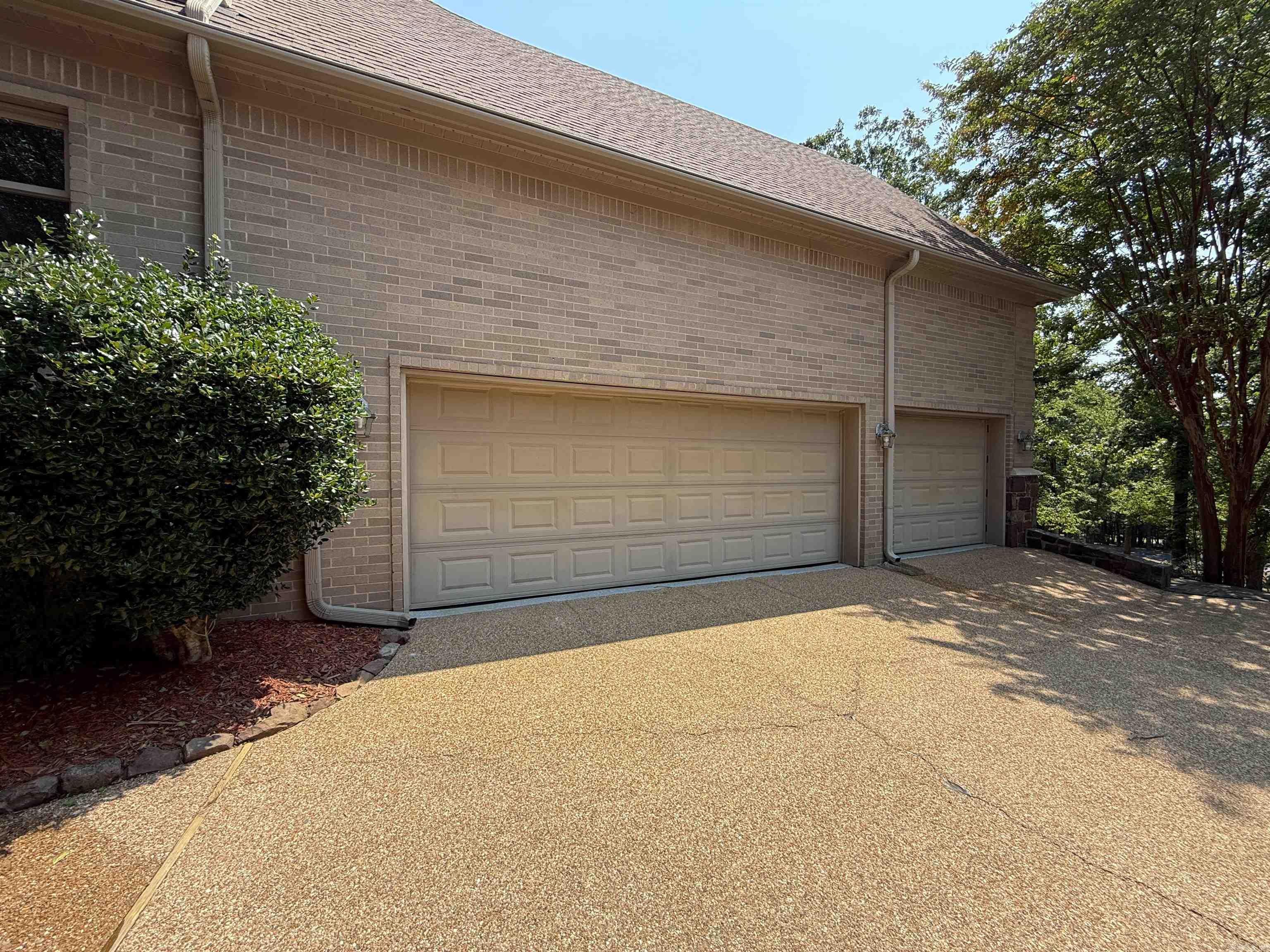 13 Somersett Dr Roland, AR 72135