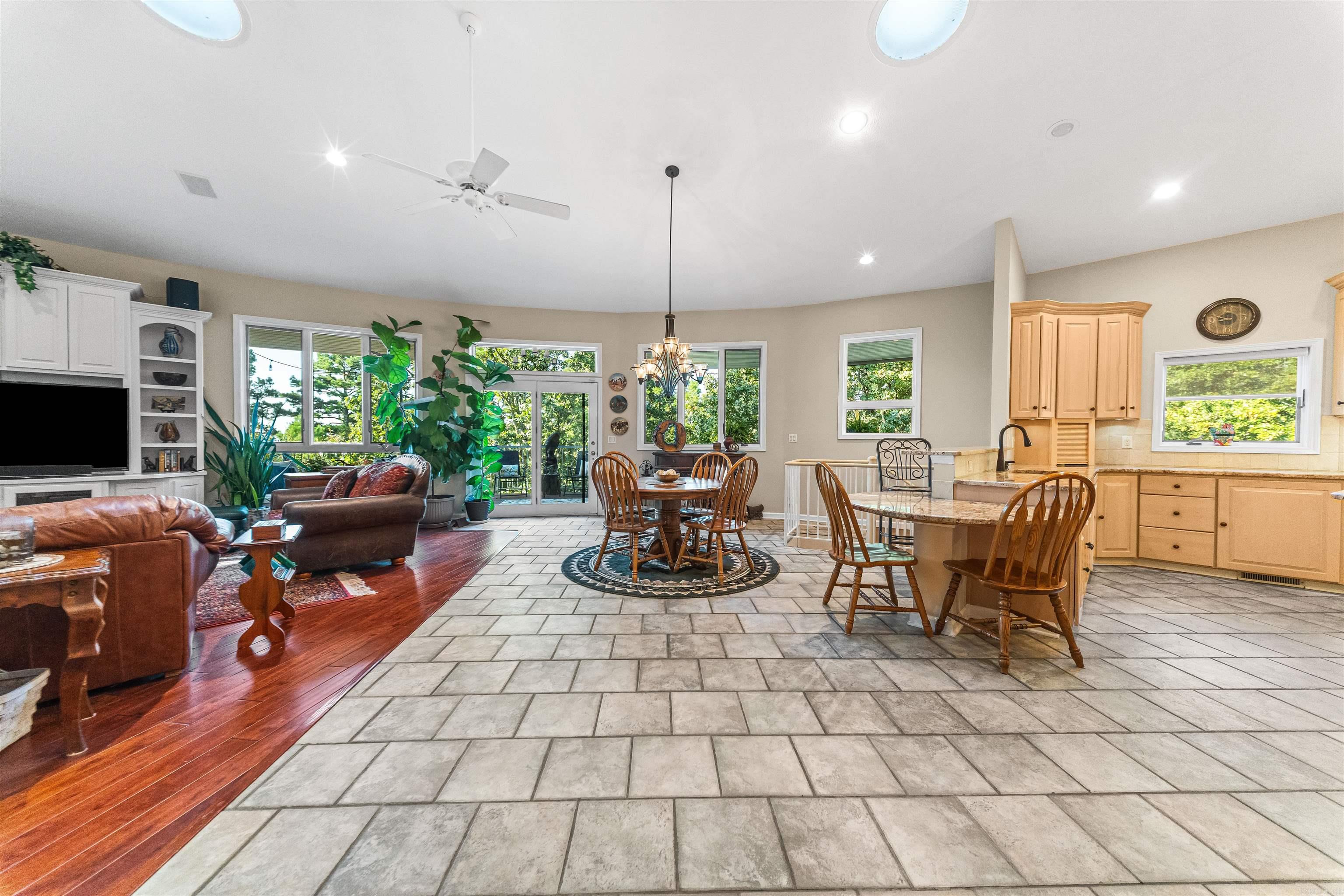 1 Mesero Place Hot Springs Village, AR 71909