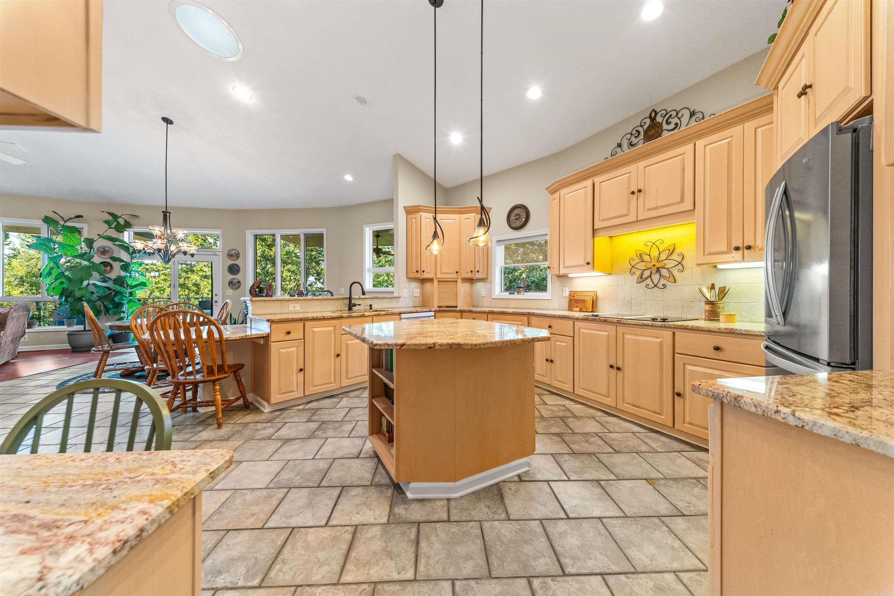 1 Mesero Place Hot Springs Village, AR 71909