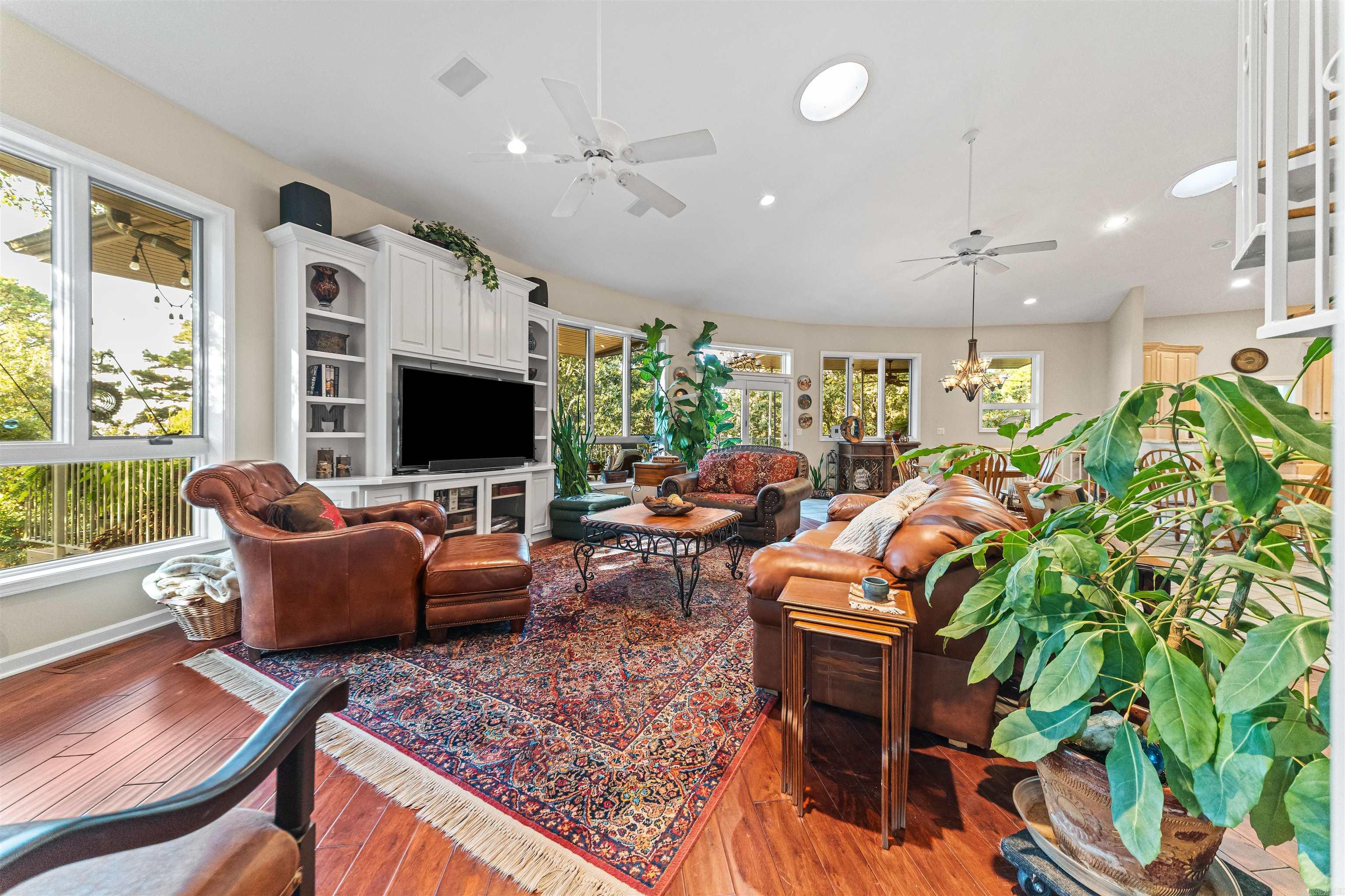 1 Mesero Place Hot Springs Village, AR 71909
