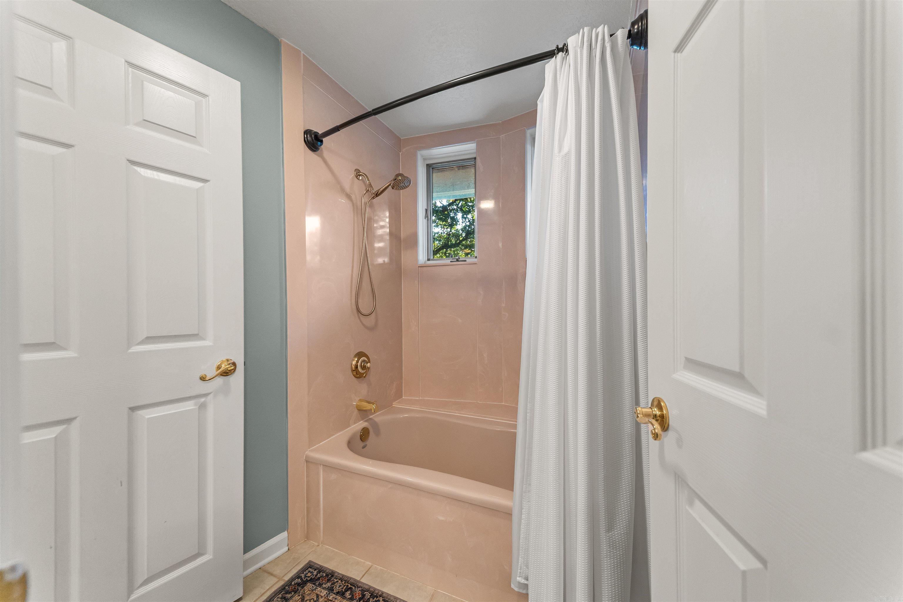 1 Mesero Place Hot Springs Village, AR 71909