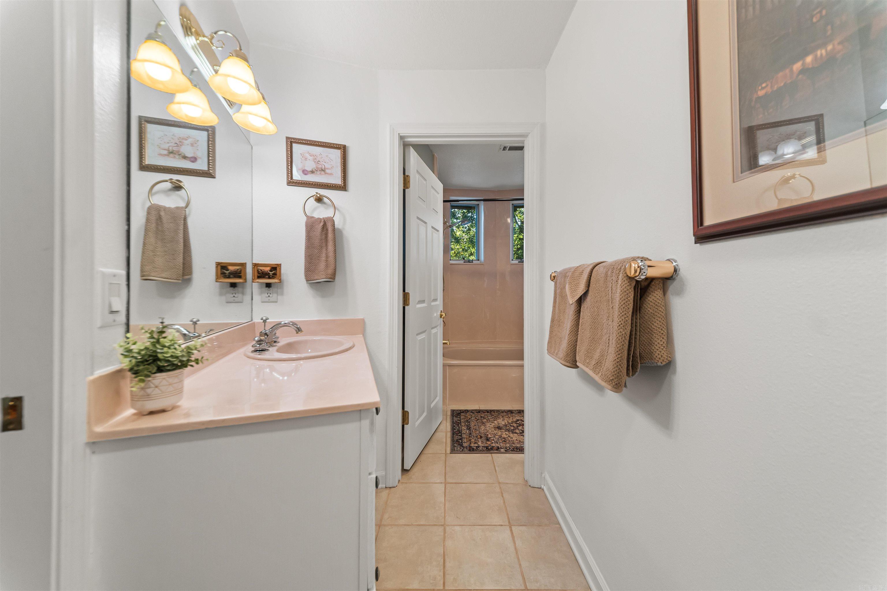 1 Mesero Place Hot Springs Village, AR 71909