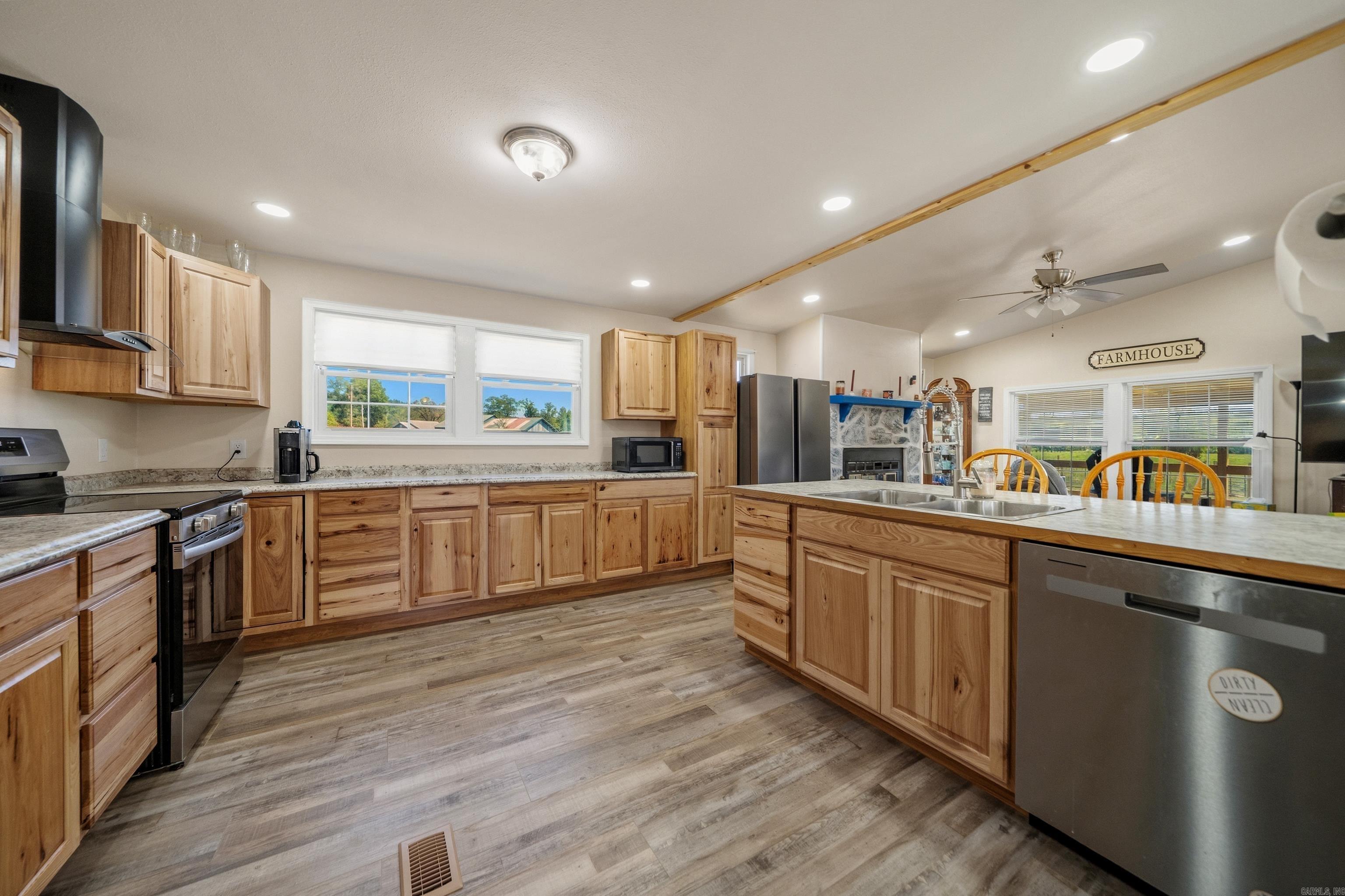 195 Creek  Bismarck, AR