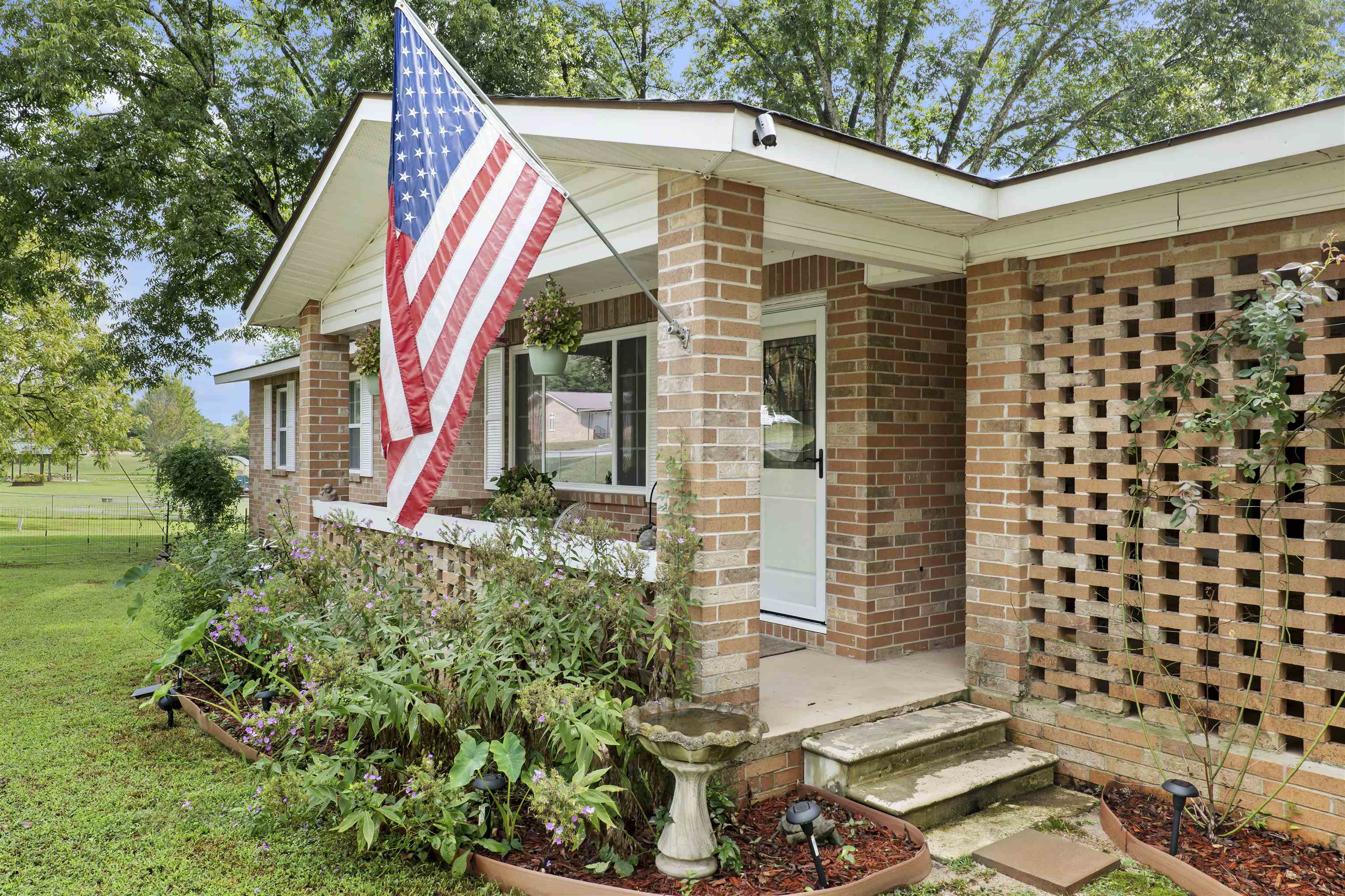 215 W Main  Evening Shade, AR