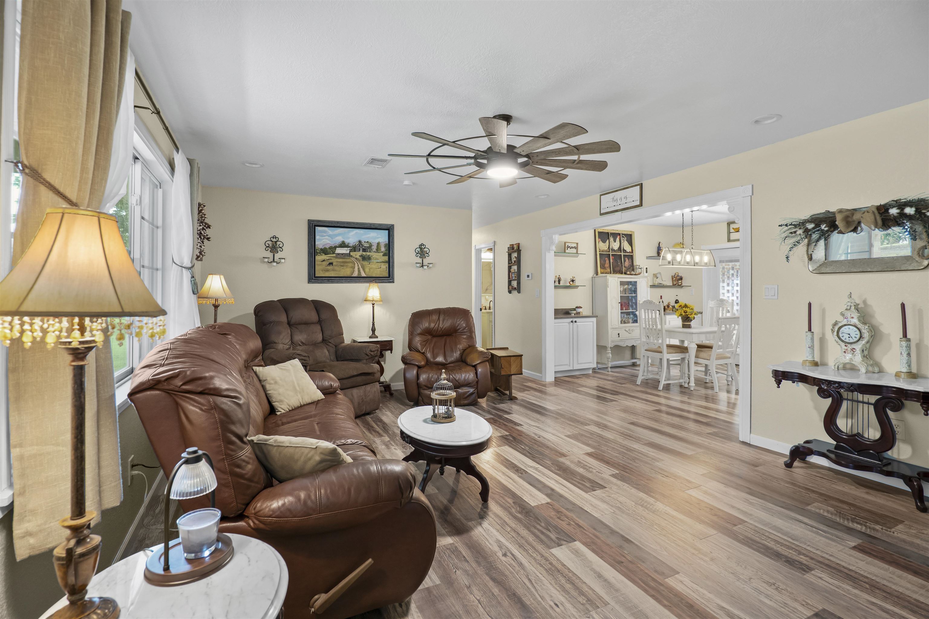 215 W Main  Evening Shade, AR