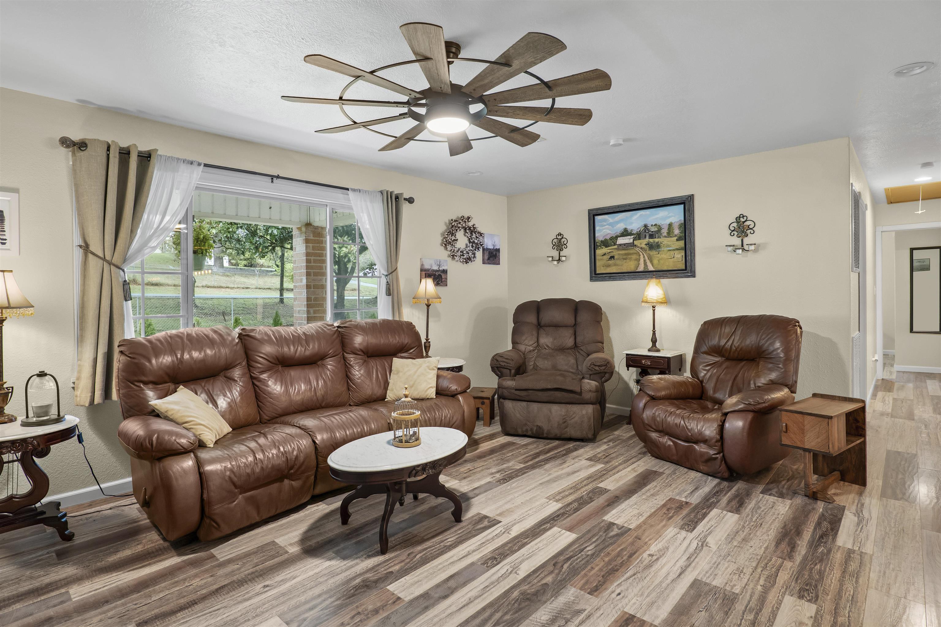 215 W Main  Evening Shade, AR