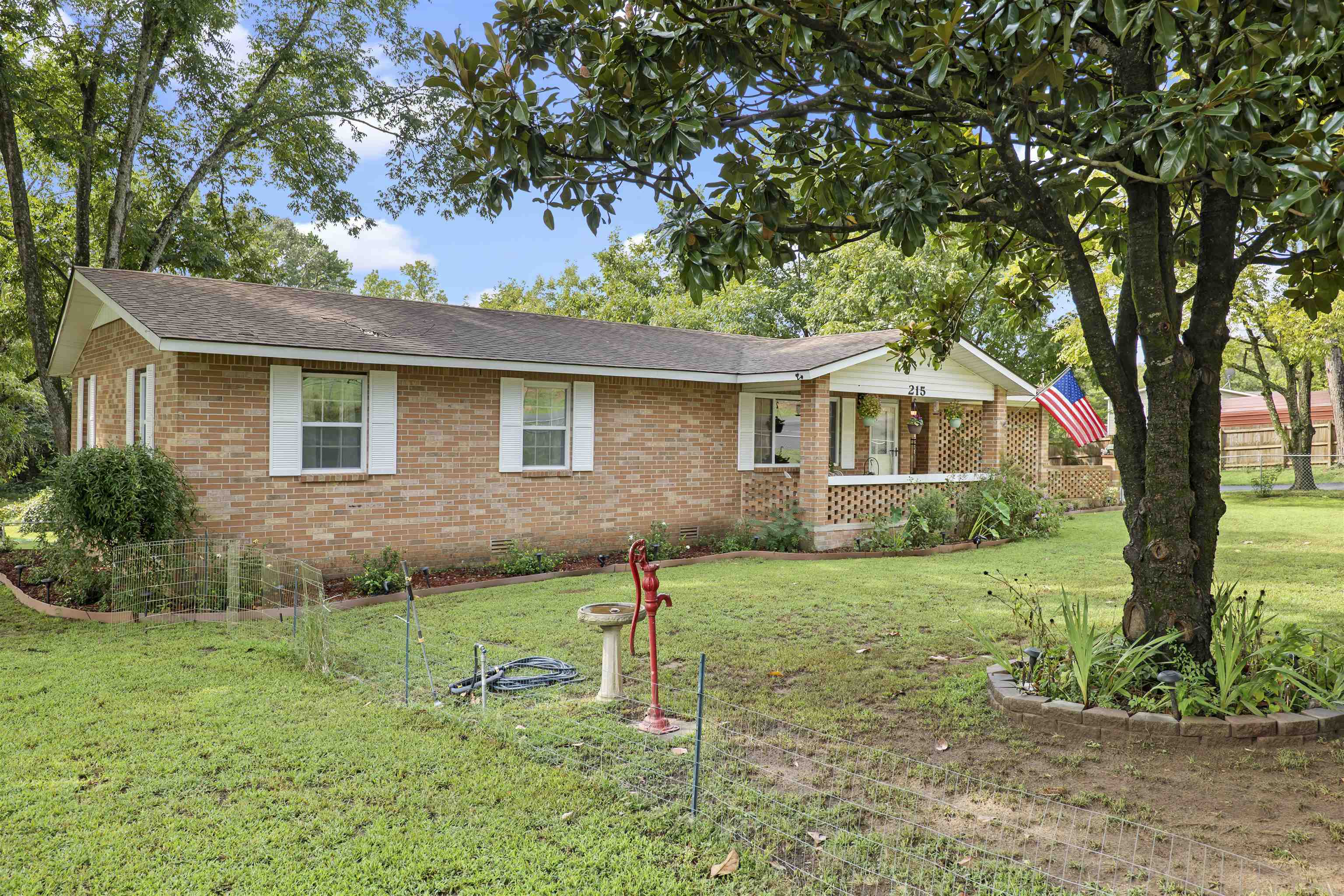 215 W Main  Evening Shade, AR
