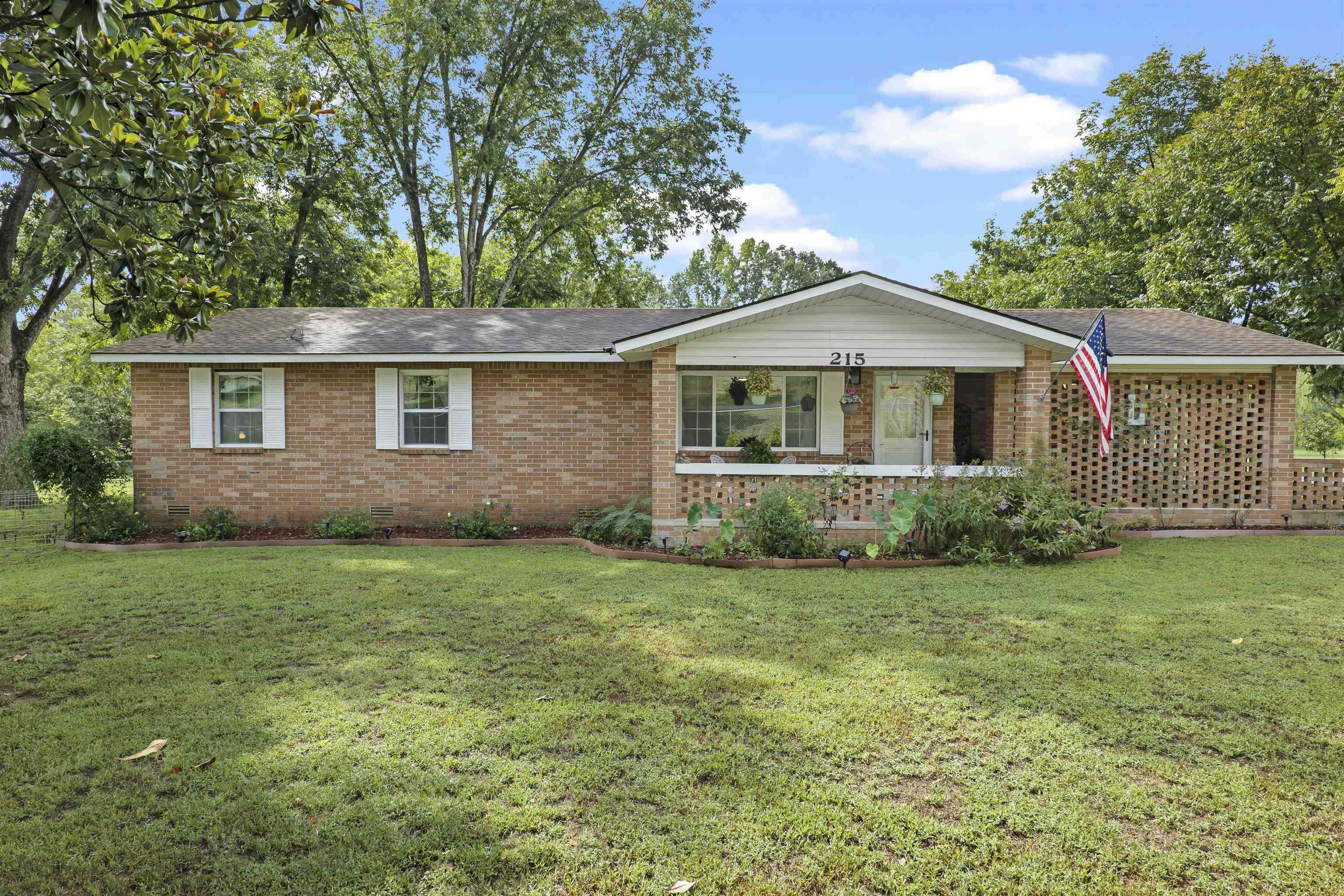 215 W Main  Evening Shade, AR