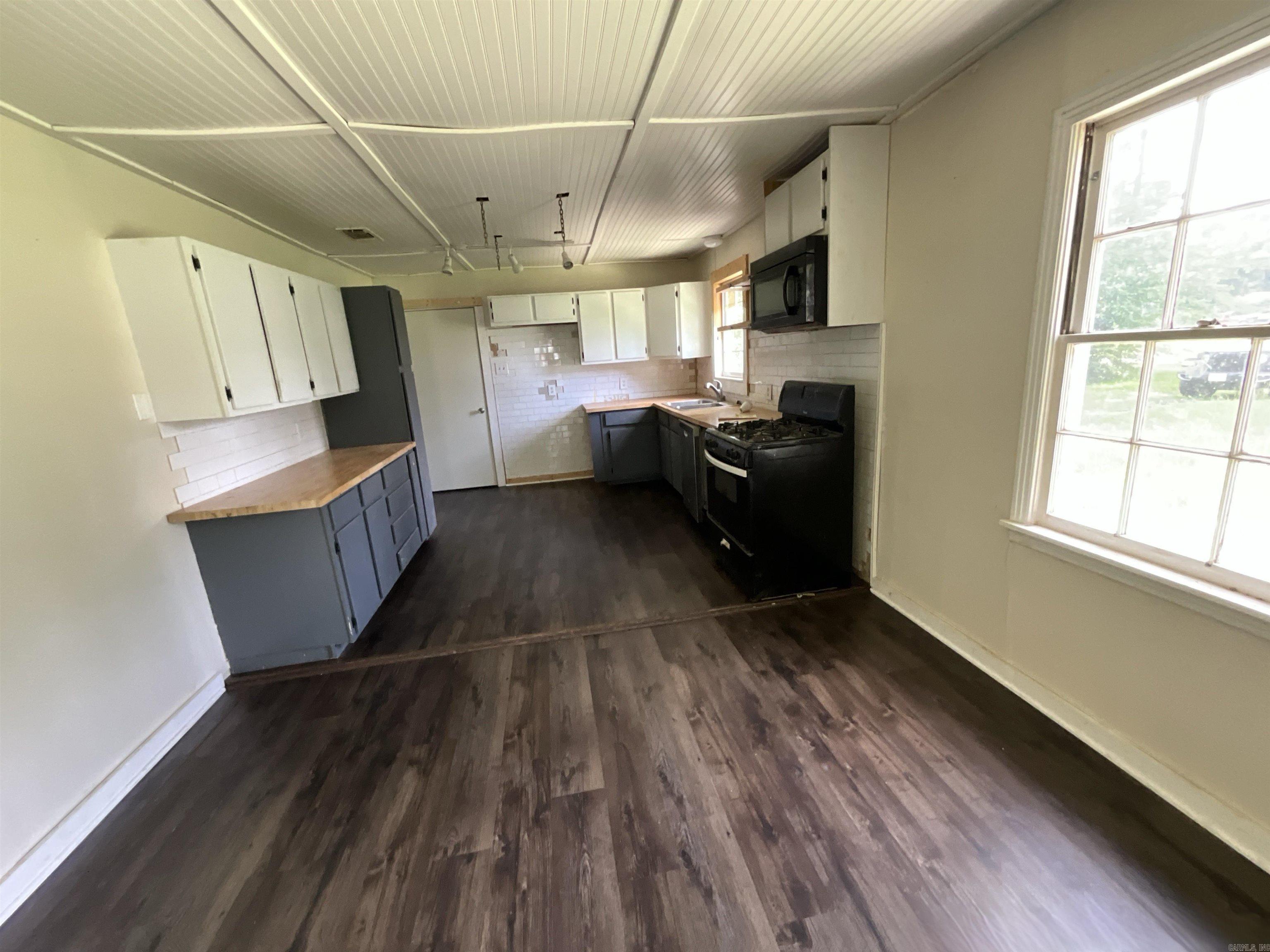 308 E Douglas  Jefferson, TX