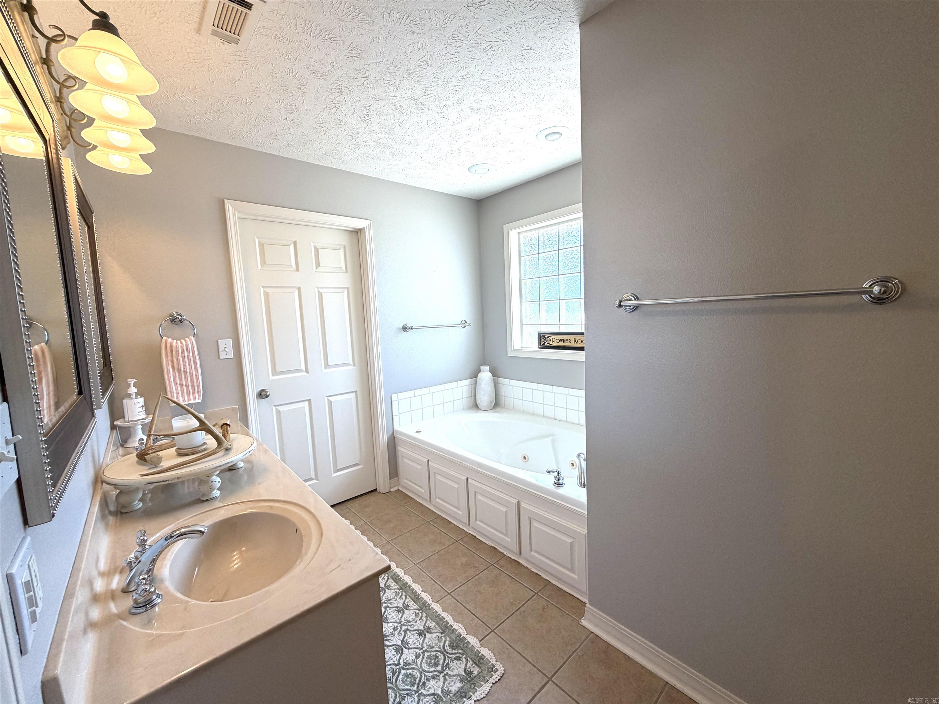 216 Linda Kay  Searcy, AR