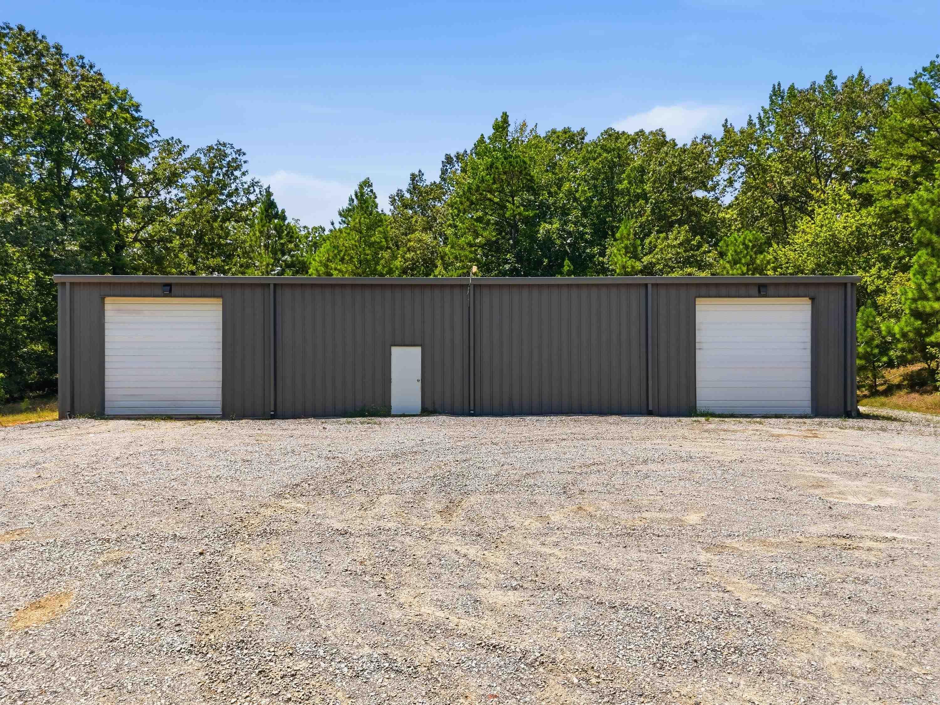 4051 Bauxite Cutoff Rd Bauxite, AR 72011