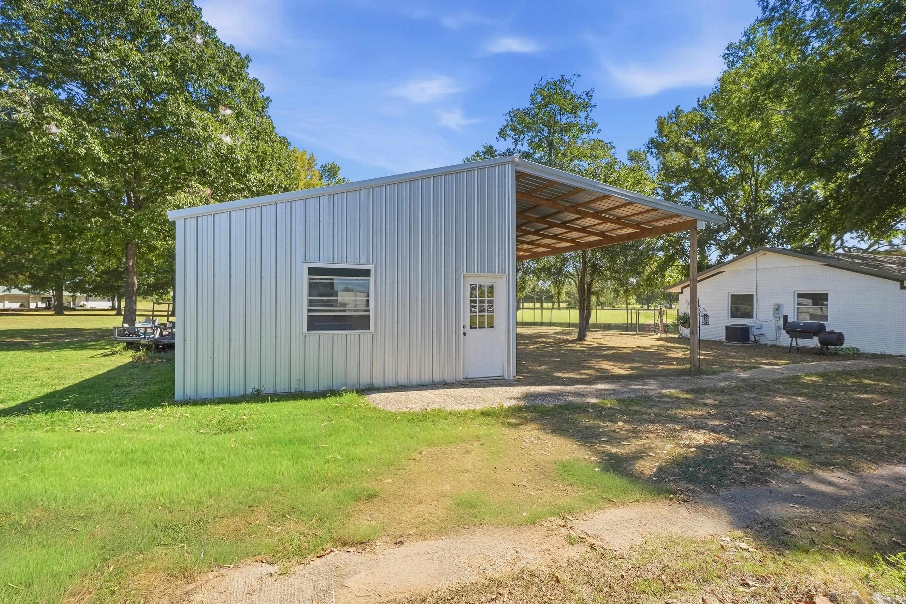 110 bradford  McRae, AR