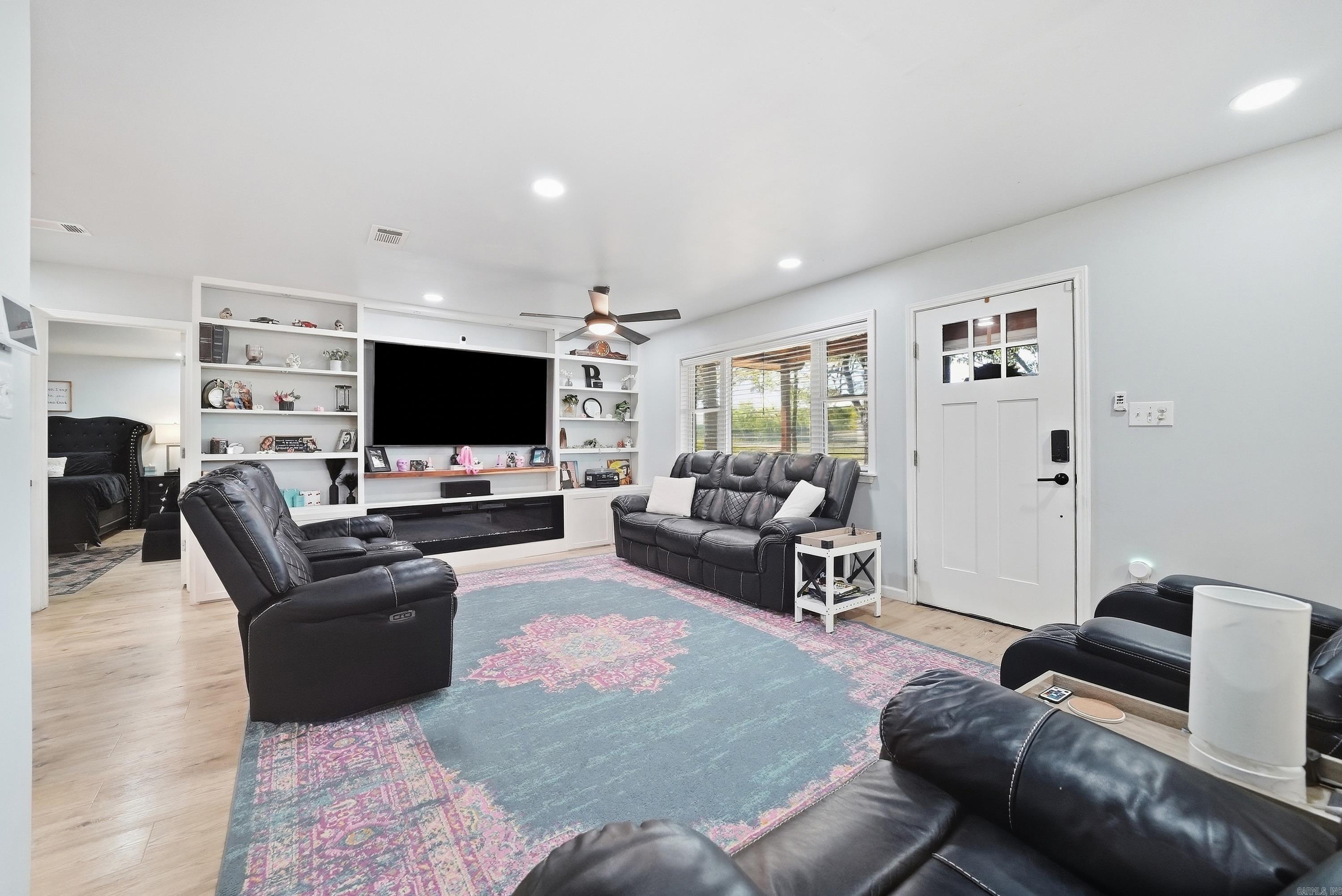 110 bradford Lane — photo 4