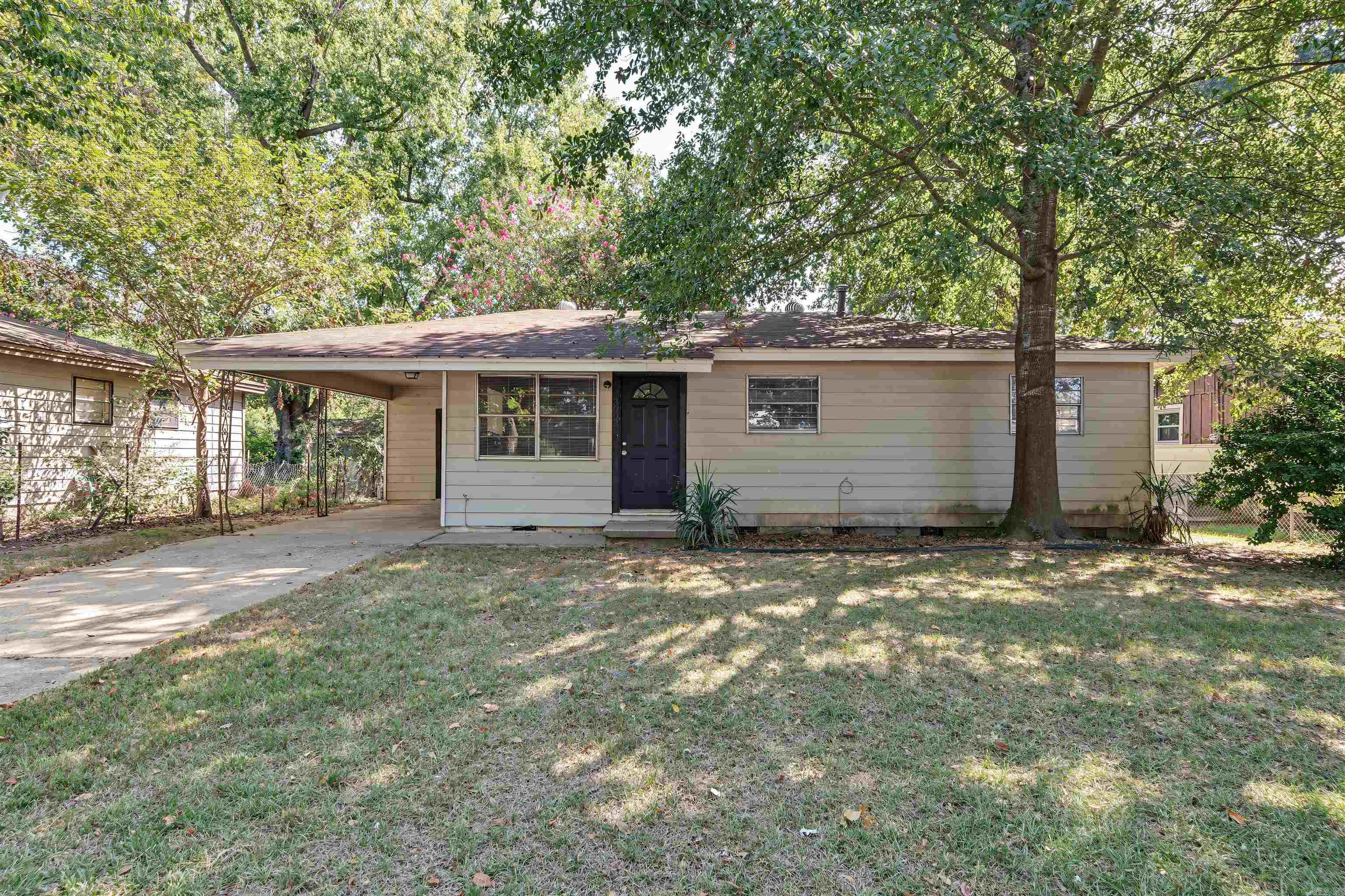 3003 Bermuda Lane — exterior